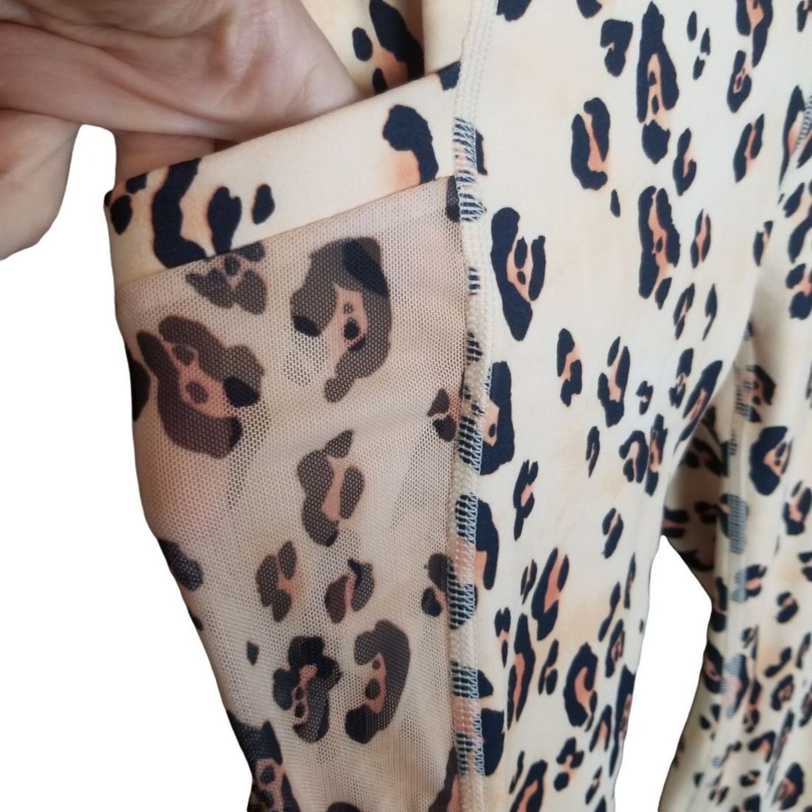 Fabletics Fabletics On-The-Go Powerhold High Waist Leggings Leopard Size 25" / US 0 / IT 36 - 6 Thumbnail