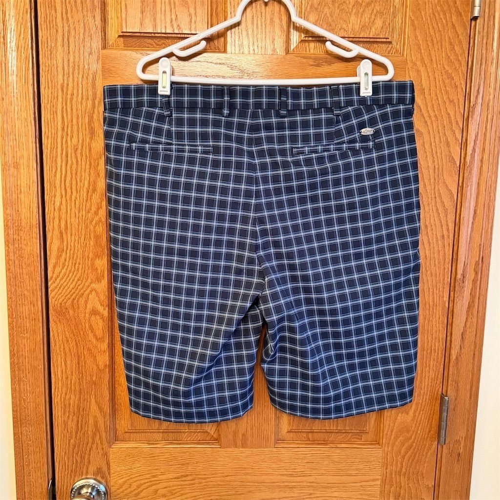 Greg Norman Greg Norman Men's Blue Plaid Golf Shorts Size 40 Chino Casu Size US 40 / EU 56 - 2 Thumbnail