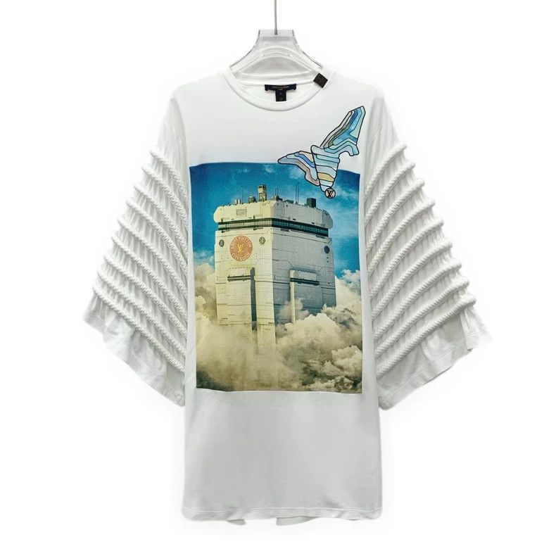 Louis Vuitton Louis Vuitton White Sky City graphic printed cotton round Size S / US 4 / IT 40 - 1 Thumbnail