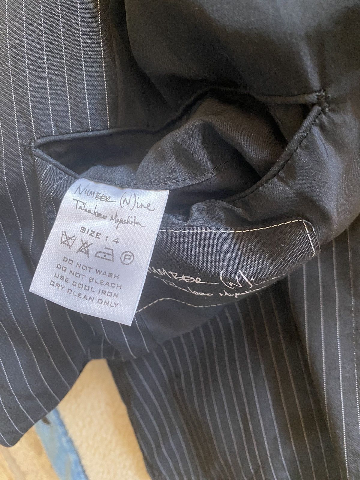 Number (N)ine Number (N)ine 2005 The High Streets hybrid blazer size 4 Size US XL / EU 56 / 4 - 14 Thumbnail