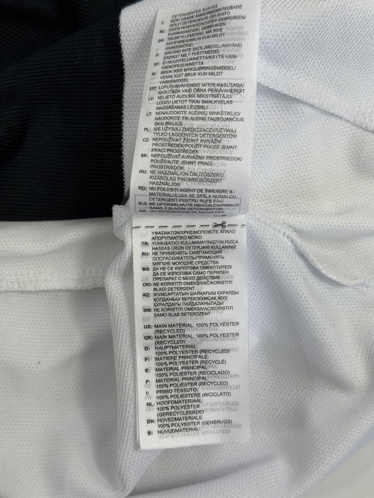 Adidas JUVENTUS FOOTBALL T-SHIRT Size US XL / EU 56 / 4 - 5 Thumbnail