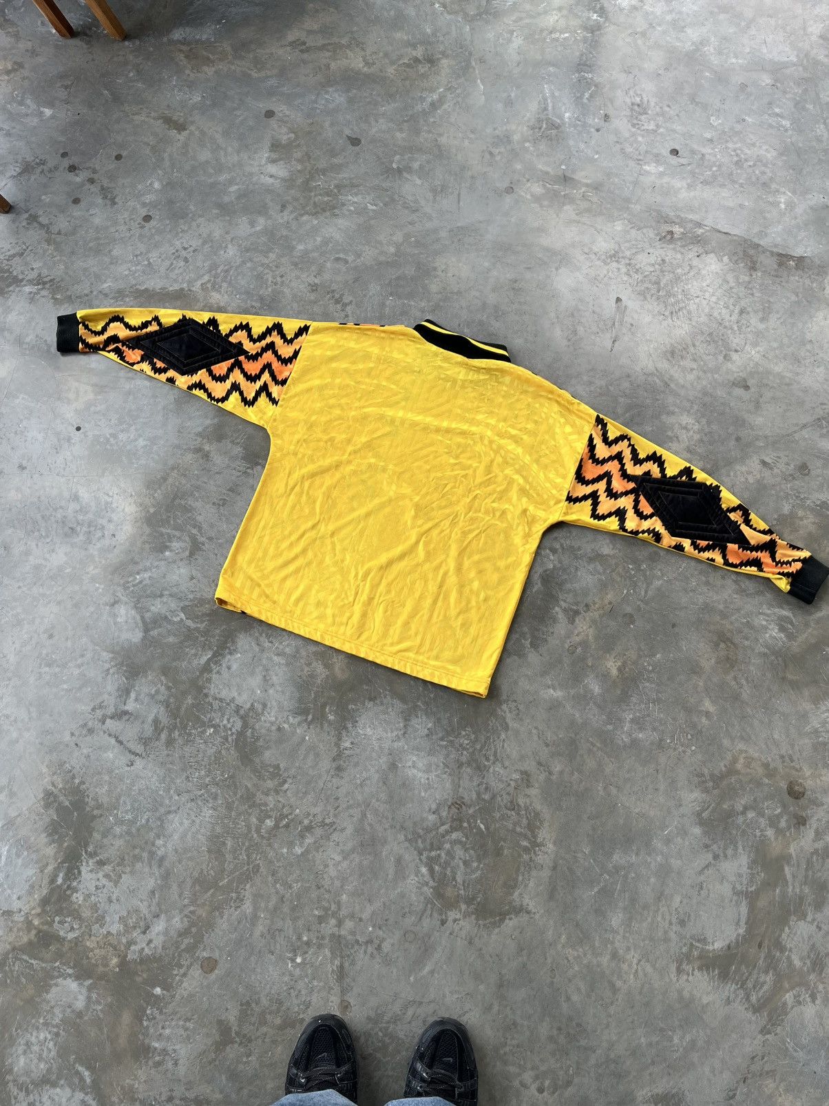 Umbro (Rare) 90s Vintage Umbro GK jersey Size US L / EU 52-54 / 3 - 6 Thumbnail