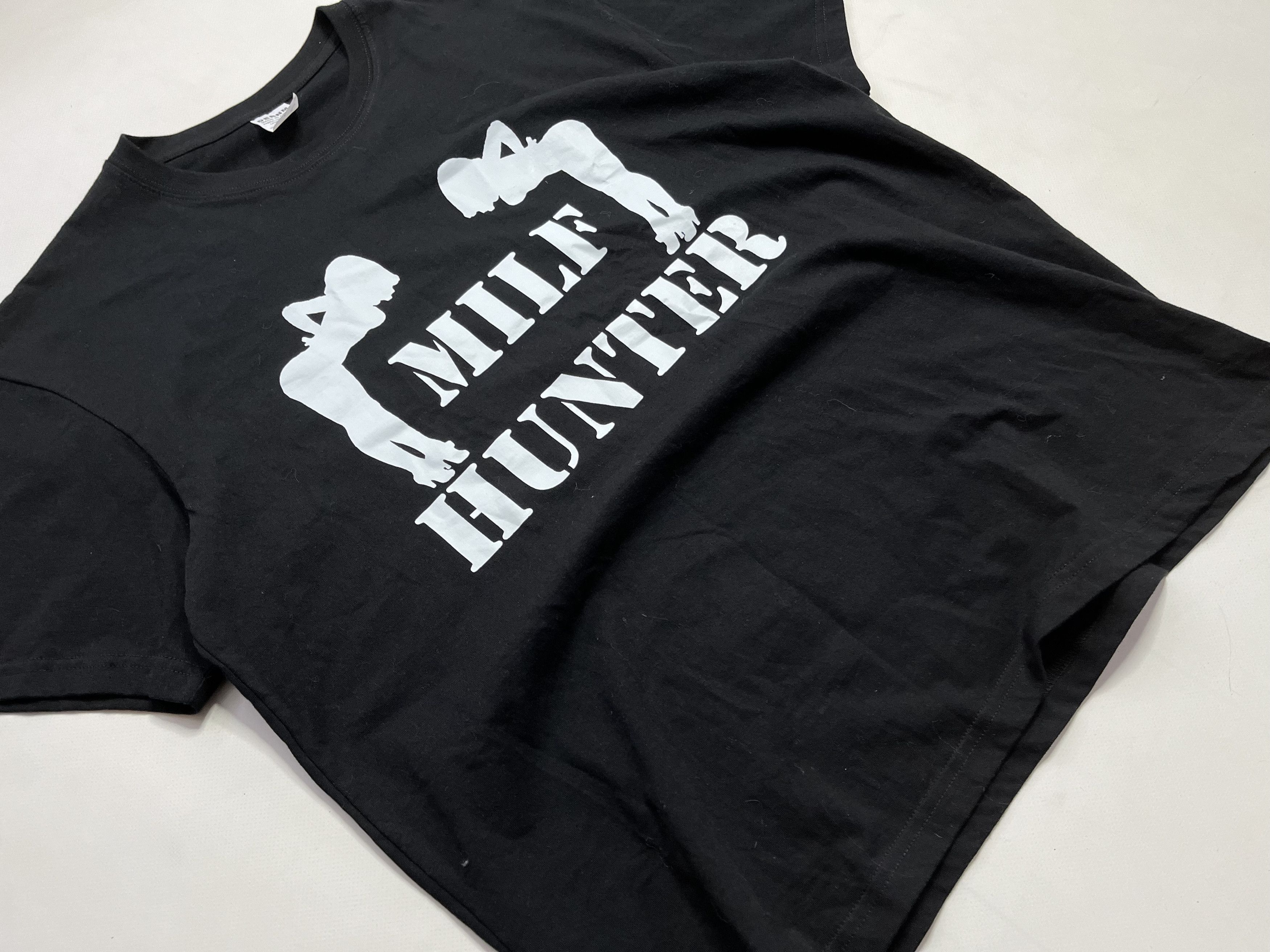 Vintage Milf Hunter T-shirt Size US L / EU 52-54 / 3 - 3 Thumbnail