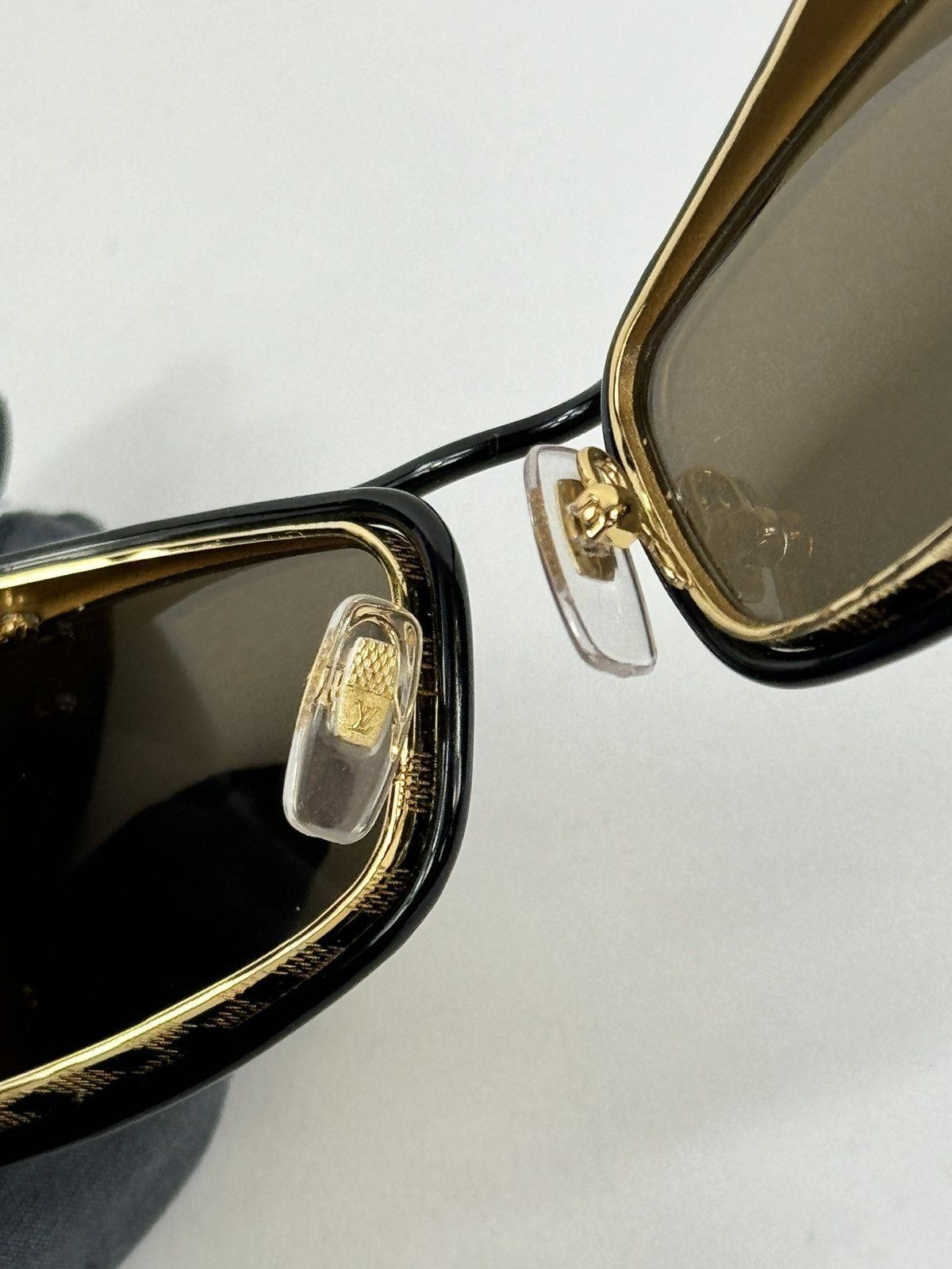 Louis Vuitton 24K GOLD PLATED DAMIER SUNGLASSES (VERY RARE MTO PIECE) Size ONE SIZE - 5 Thumbnail