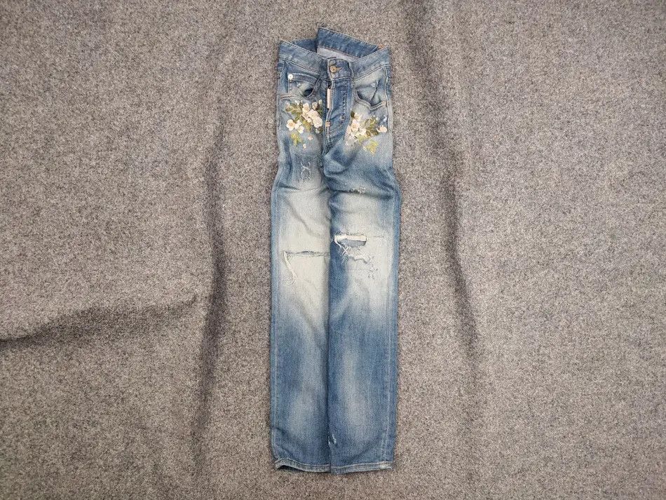 Dsquared2 Vintage Dsquared2 distressed embroidered Straight W Jeans Size 36" / US 14 / IT 50 - 1 Thumbnail
