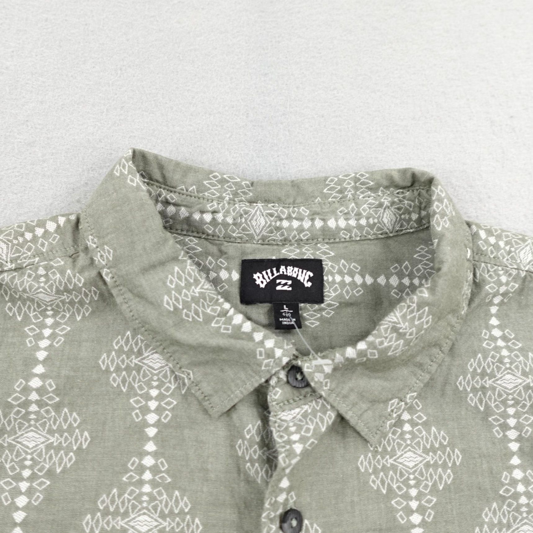 Billabong VINTAGE Billabong Shirt Mens Large Green Southwestern Aztec Button Up Skate Surf Camp Size US L / EU 52-54 / 3 - 2 Thumbnail