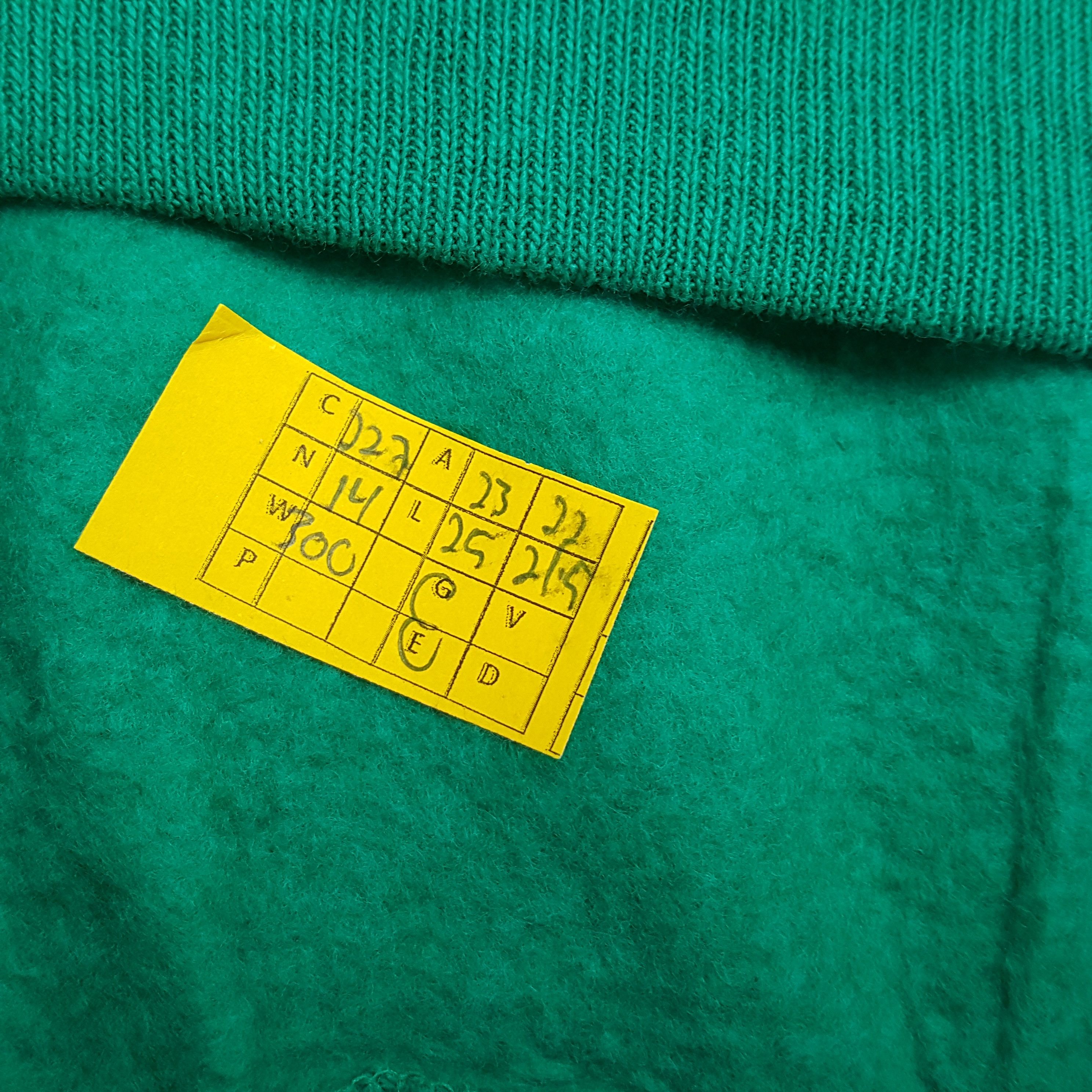 Vintage Vintage 90's NOEL Christmas Tree Streetwear Sweatshirts Size US L / EU 52-54 / 3 - 6 Thumbnail