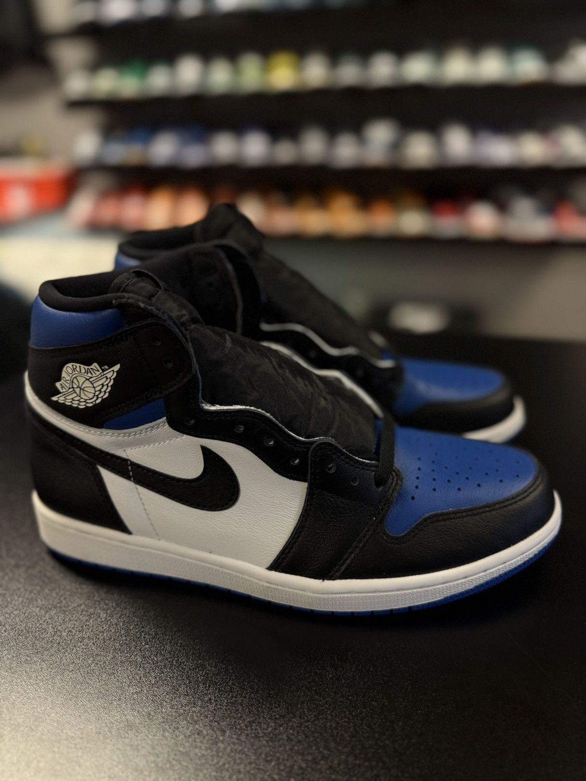 Jordan Brand × Nike Jordan 1 Hyper Royal Blue Size 10.5 (NEW) (555088-041) Size US 10.5 / EU 43-44 - 3 Thumbnail