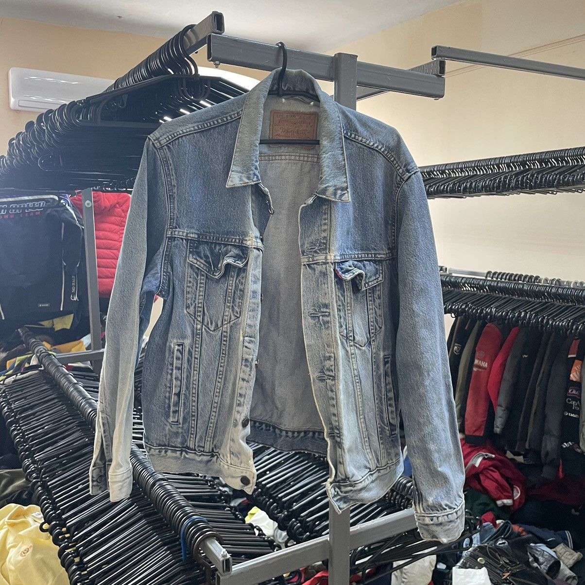 Levi's × Vintage Vintage Levi's 550 Trucker Denim Jacket wash bomber levis Size US M / EU 48-50 / 2 - 1 Thumbnail