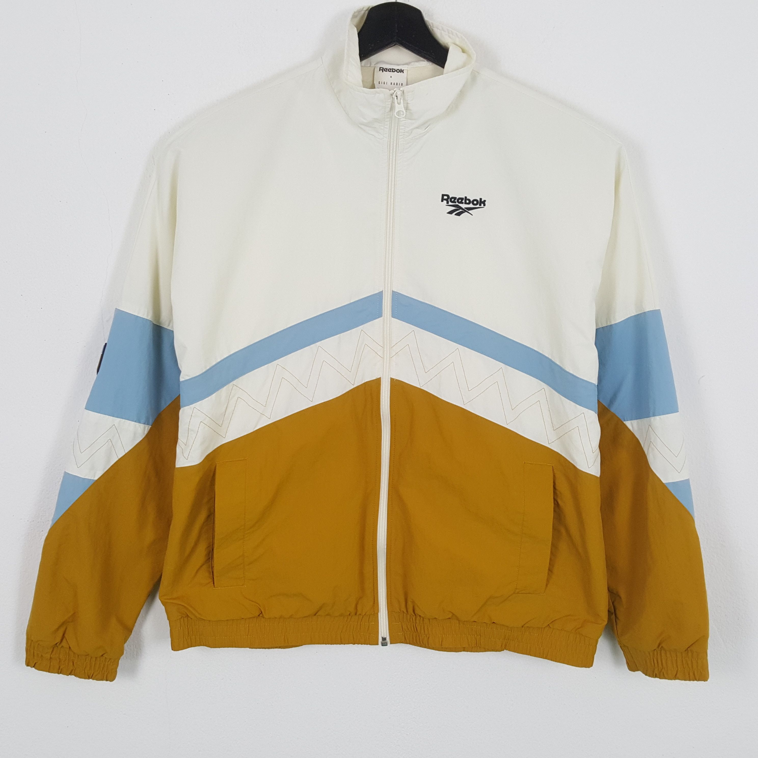 Reebok × Vintage REEBOK x GIGI HADID Nice Sportswear Style Windbreaker Jacket Size US L / EU 52-54 / 3 - 1 Thumbnail