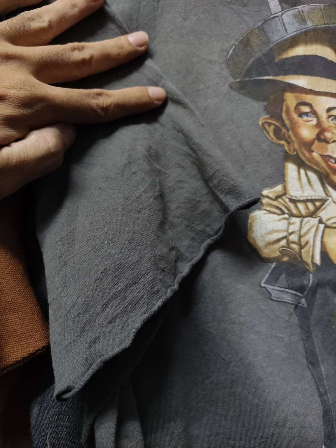 POP MAGAZINE Mad Magazine x Spy Museum " Spy E Neuman " Exclusive T-Shirt Size US XL / EU 56 / 4 - 11 Thumbnail