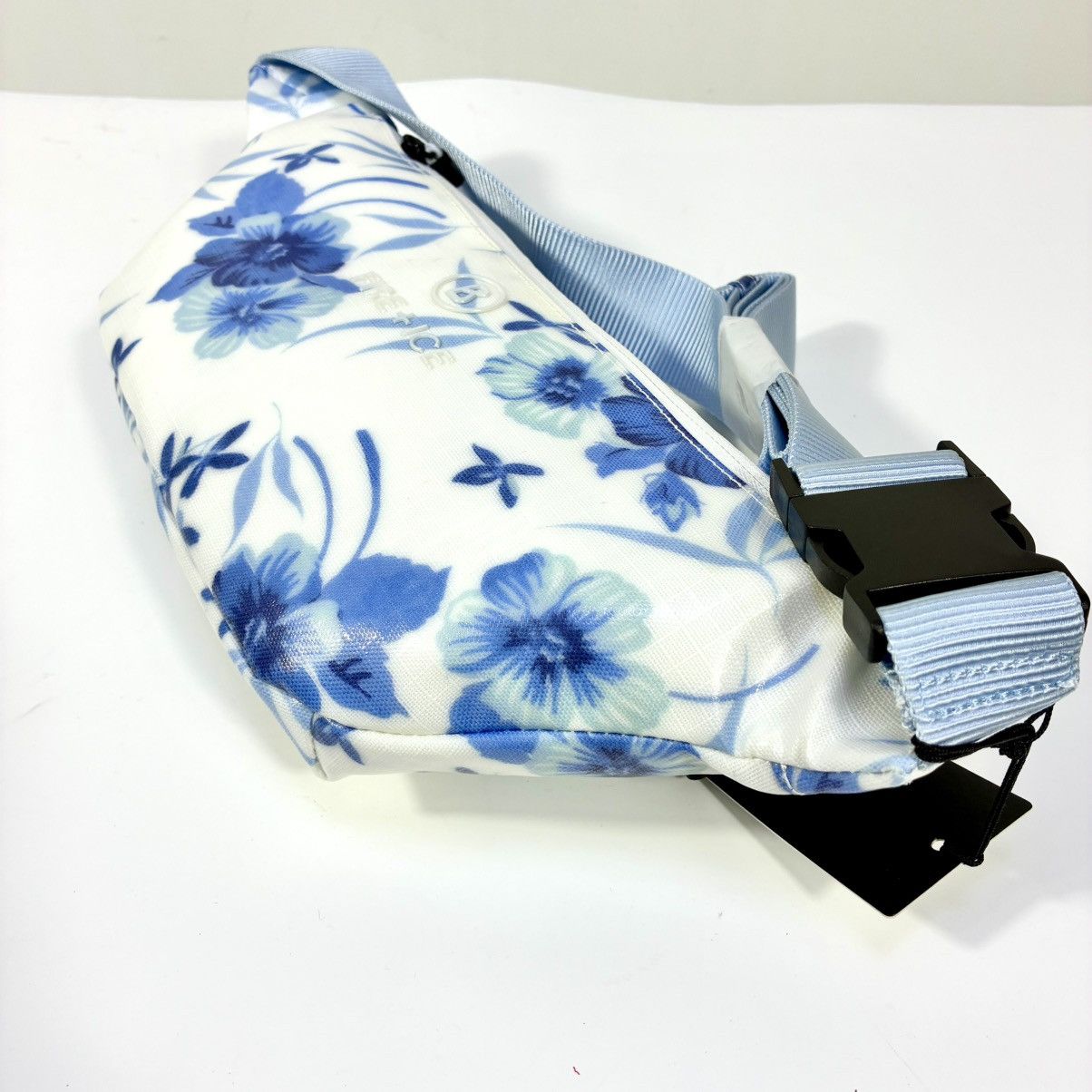 LoveShackFancy LoveShackFancy x Bogner Fire + Ice Belt Bag Strong Current Size ONE SIZE - 6 Thumbnail