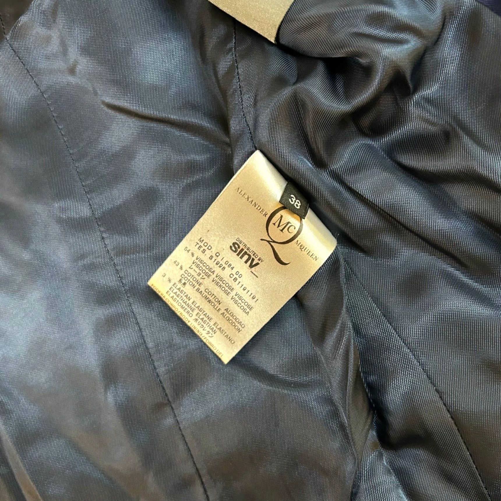 Alexander McQueen Alexander McQueen Blazer Women Navy Blue Viscose Lined 38 Button Hook Asymmetrical Tailored Formal Party/Cocktail Jacket Size XS / US 0-2 / IT 36-38 - 4 Thumbnail