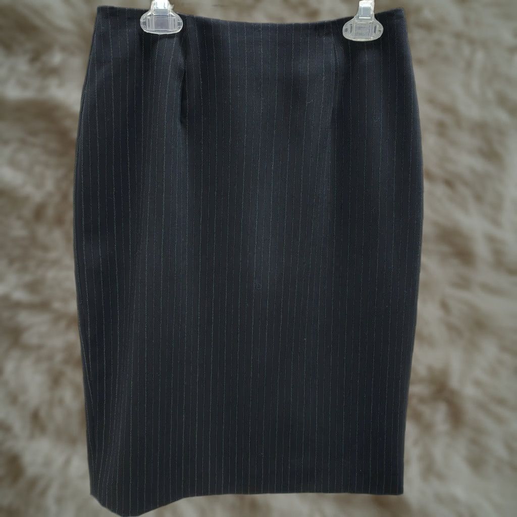 Vintage VINTAGE Women's Kate Hill Black Pencil Skirt Lined Above Knee Business Sz 2 Dress, 90s, Pinstripe, Polyester blend, Zip, Regular, Black, Womens, Skirt Size 26" / US 2 / IT 38 - 1 Thumbnail
