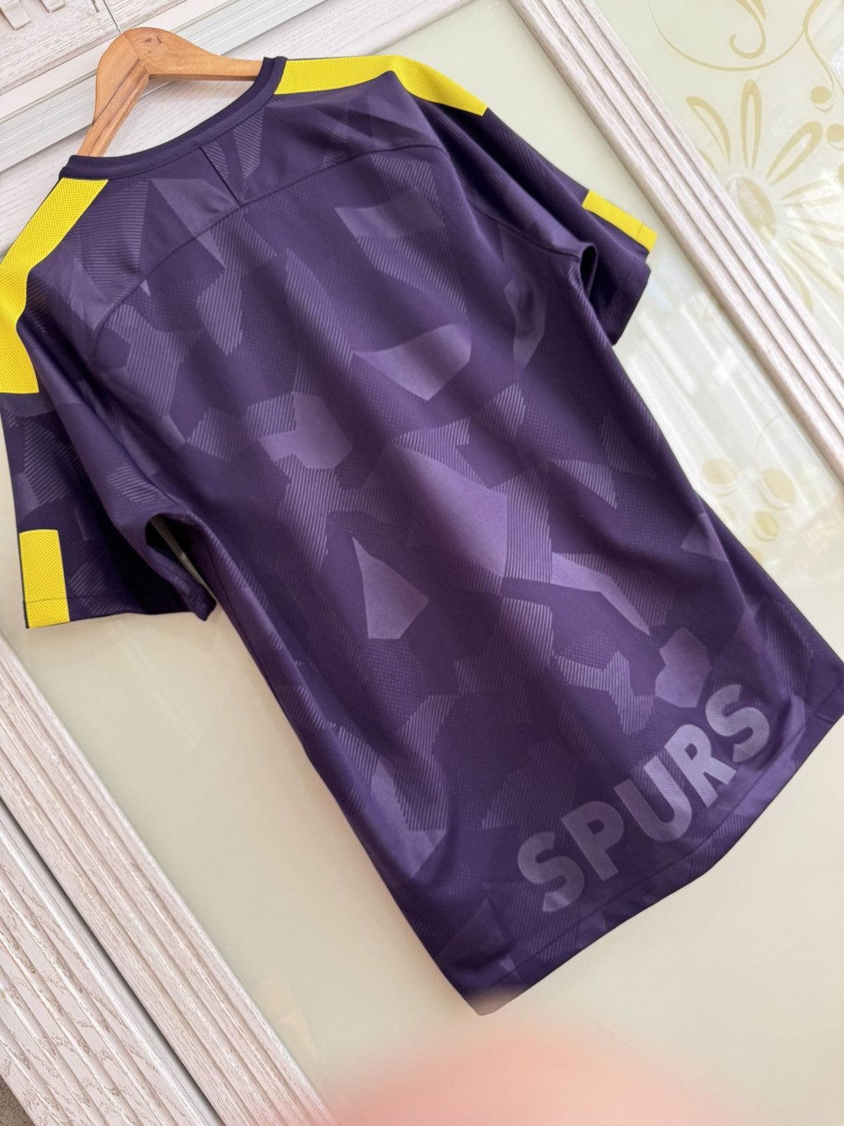 Nike Tottenham Hotspur 2017-2018 Third Soccer Jersey Football Kit Size US L / EU 52-54 / 3 - 9 Thumbnail