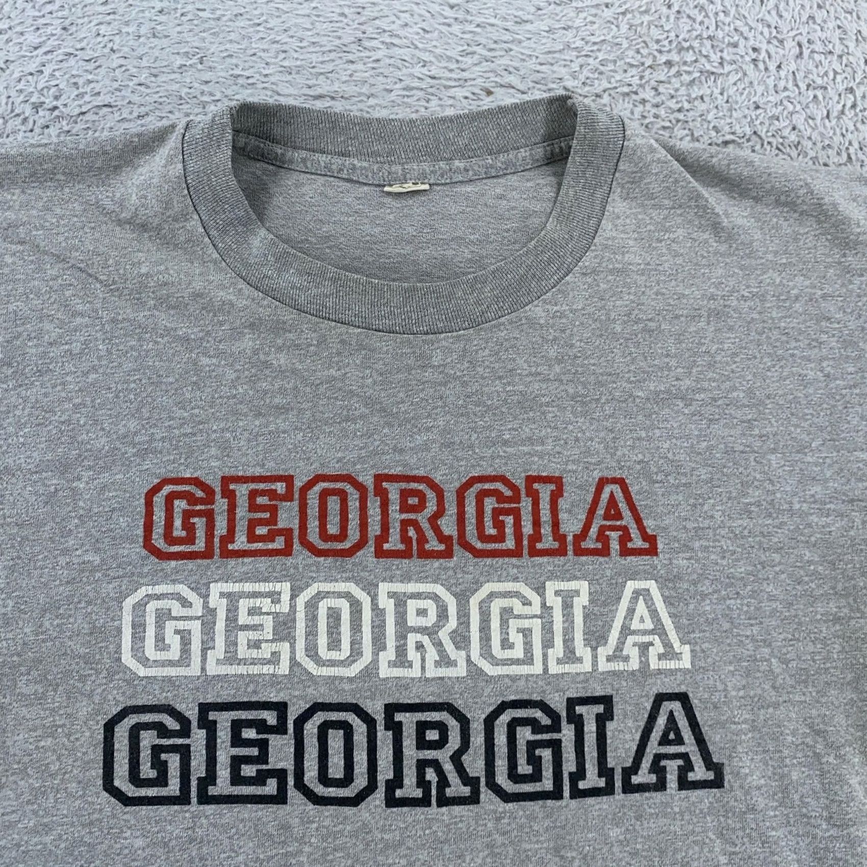Nike VINTAGE Distressed 80s University of Georgia Nike T-Shirt BOXY CROP FIT M Gray Mens Short Sleeve Crew Neck Graphic Print Shirt Size US M / EU 48-50 / 2 - 2 Thumbnail