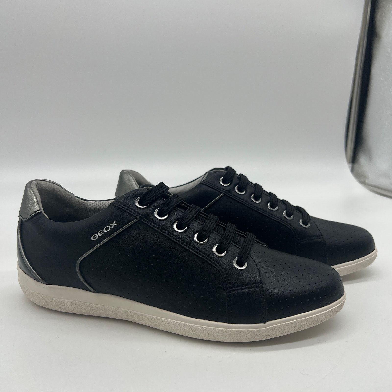 Other GEOX Perforated Leather Size 6 M Lace-Up Sneakers Size US 6 / IT 36 - 4 Thumbnail