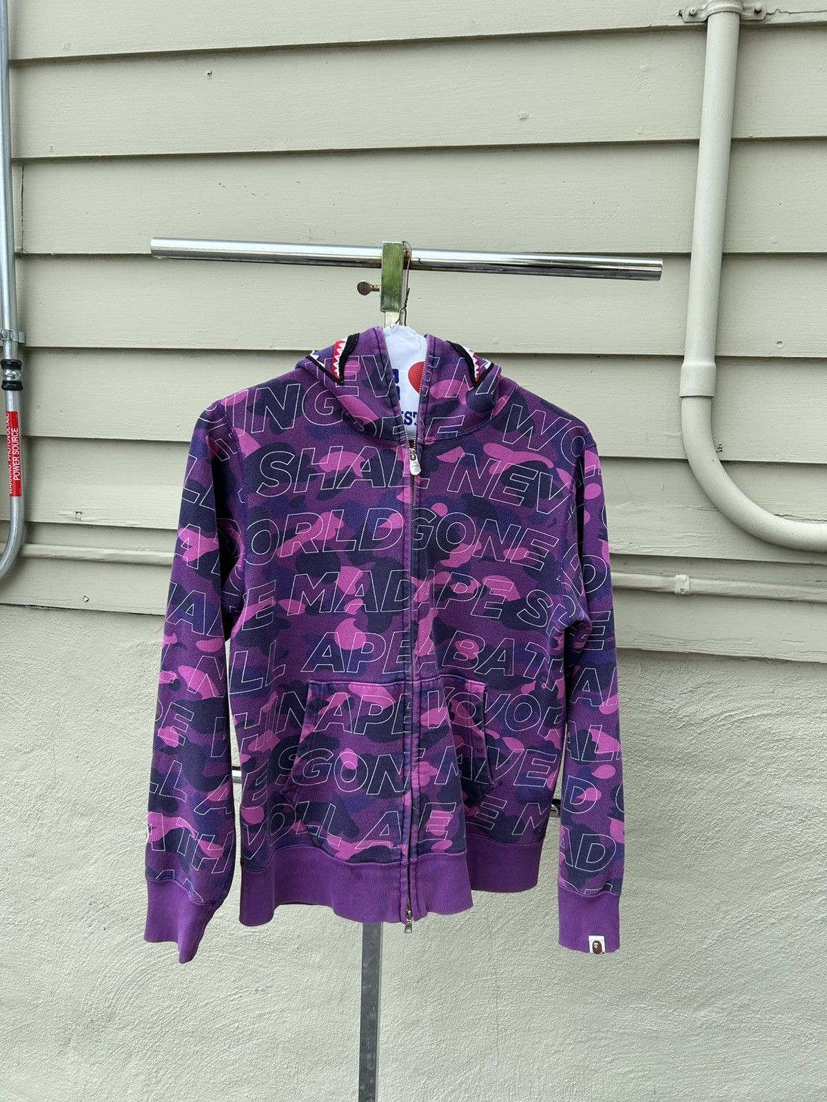 Bape Bape shark hoodie wgm all over purple Size US M / EU 48-50 / 2 - 1 Thumbnail