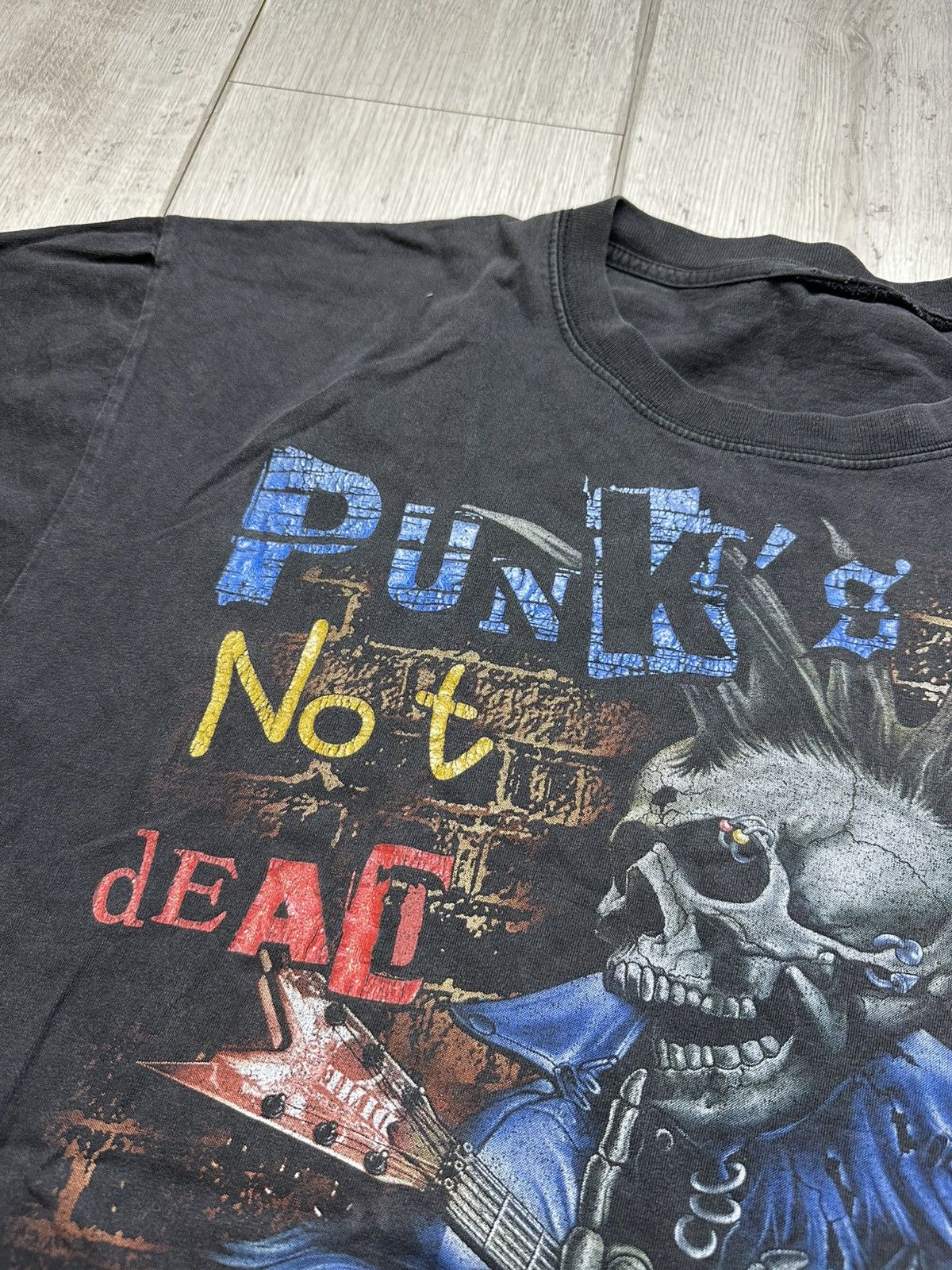 Band Tees Vintage Punk’s Not Dead Band Rock Tee Size US M / EU 48-50 / 2 - 9 Thumbnail