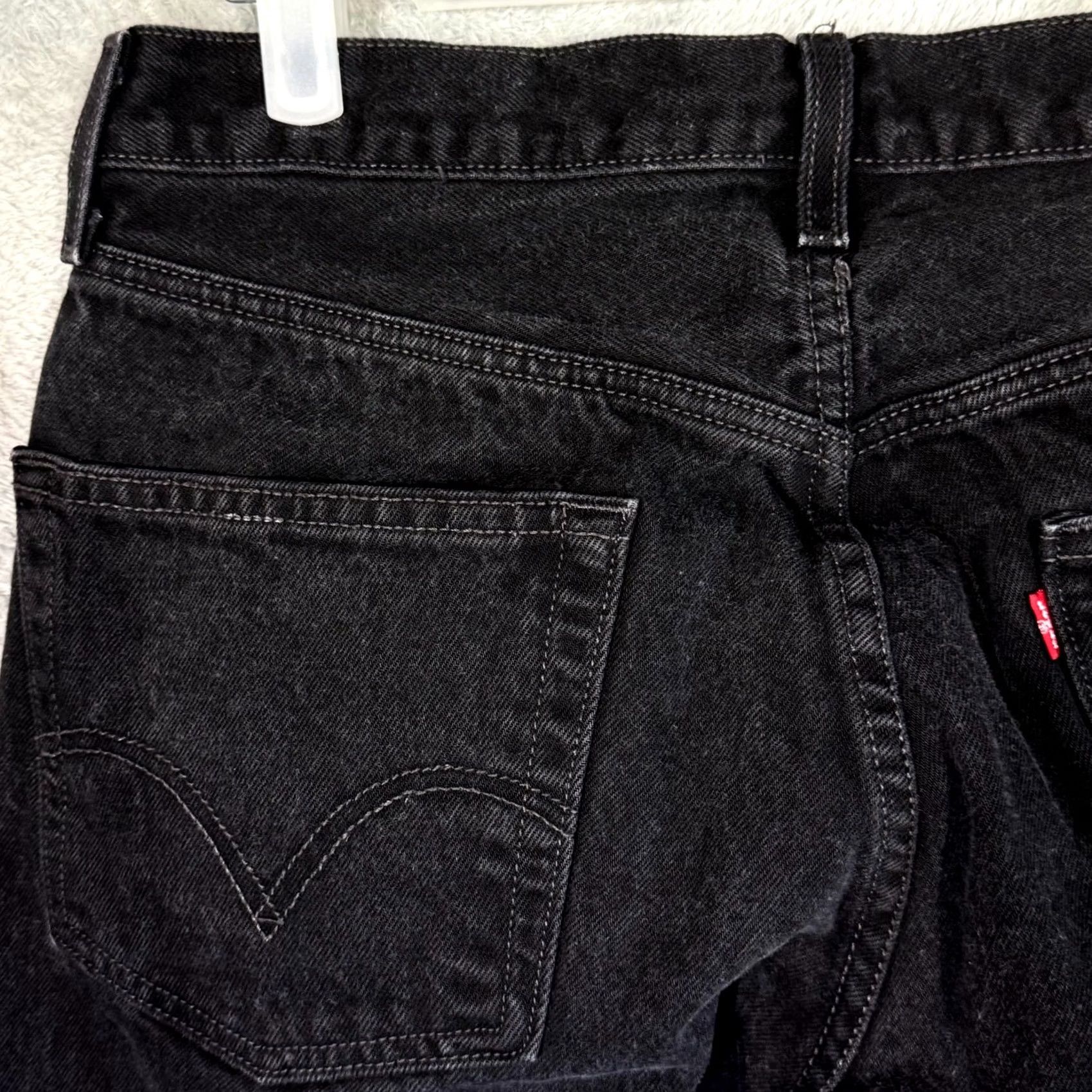 Levi's Levi’s 501 Jeans 38x32 Black Denim Button Fly Straight Leg Men’s Size US 38 / EU 54 - 6 Thumbnail