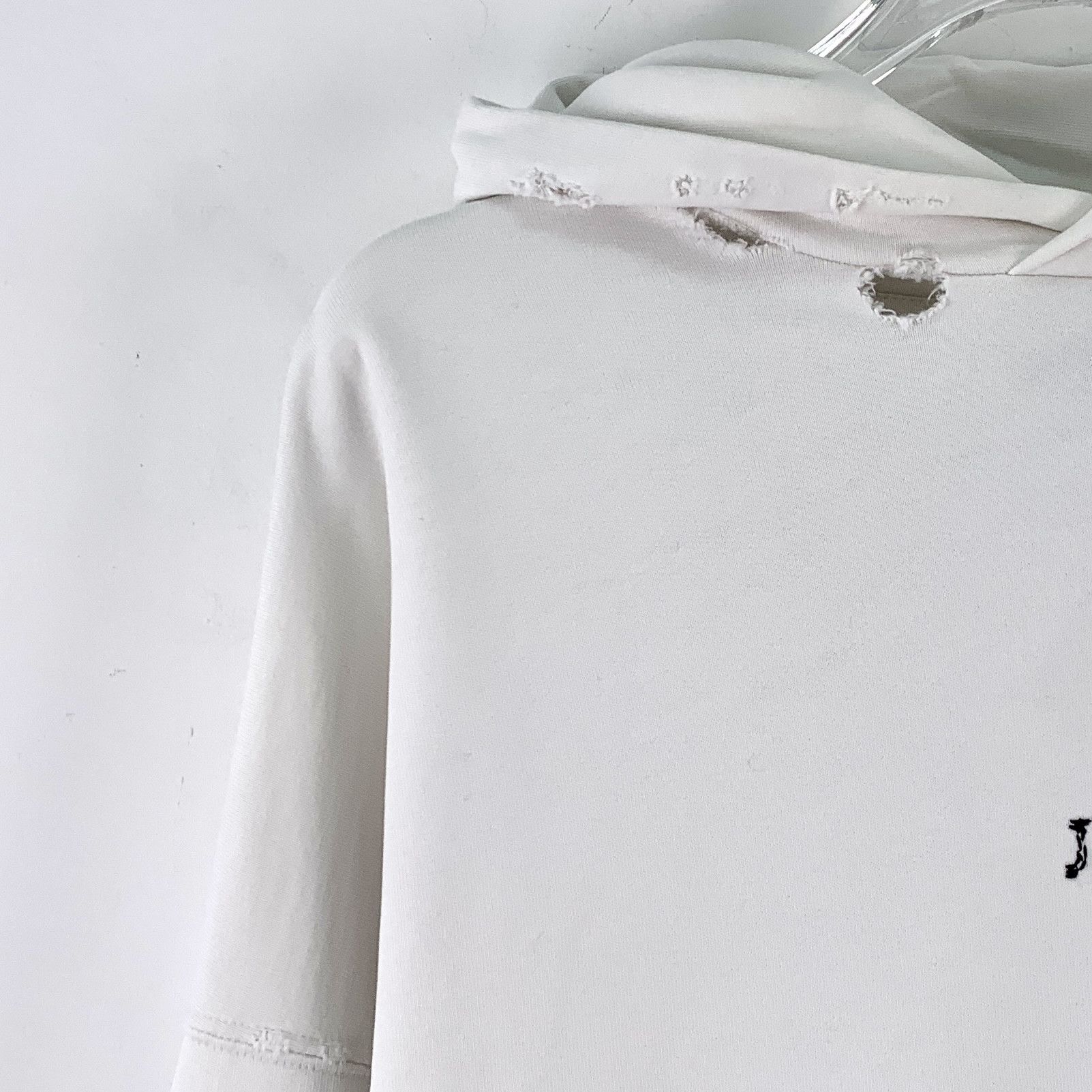Balenciaga Balenciaga Distressed Hoodie White (XS) Size US XS / EU 42 / 0 - 3 Thumbnail