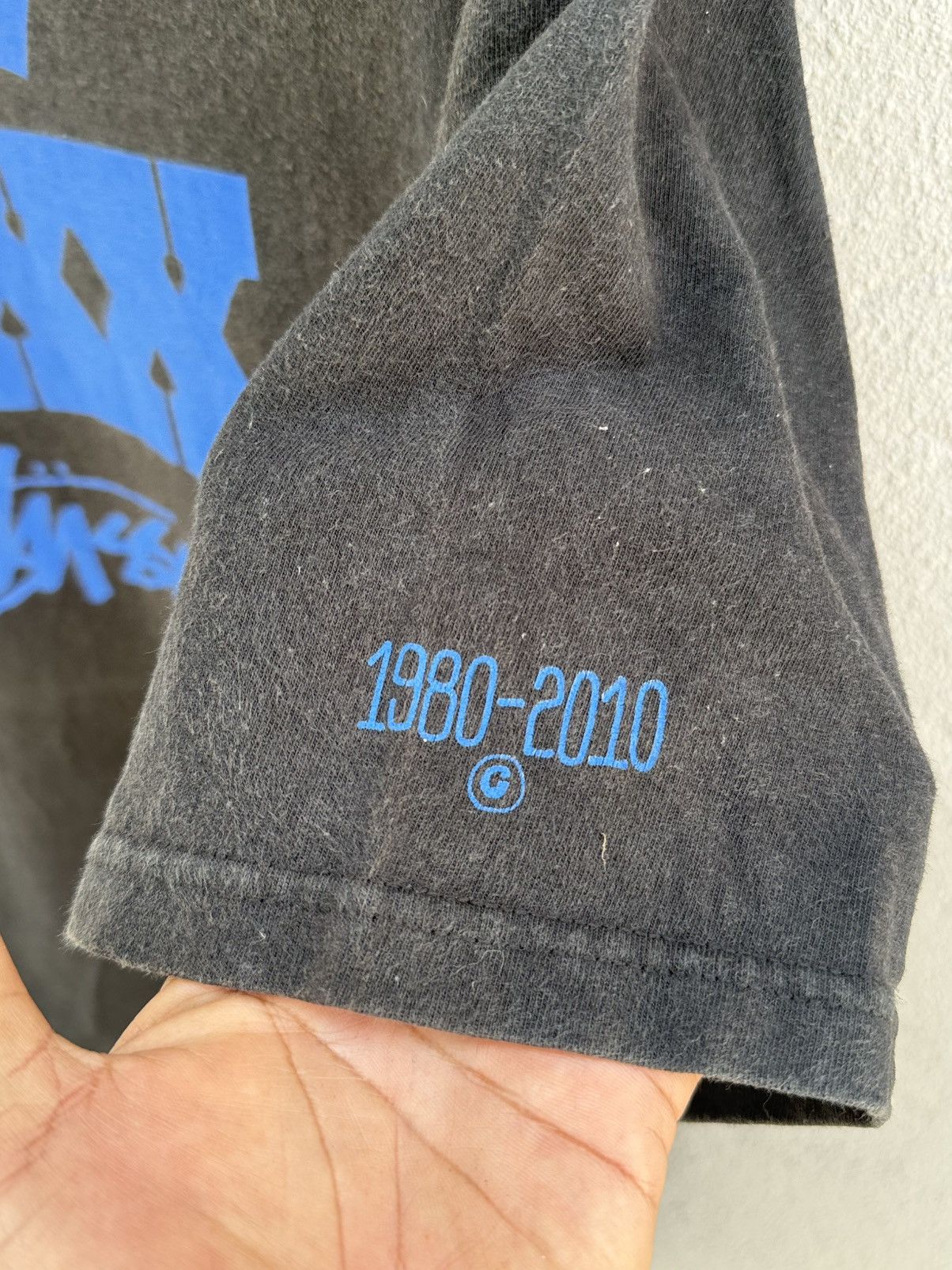 Stussy Thrashed Vintage Stussy Standing From For 30 Years Skate Tee Size US L / EU 52-54 / 3 - 7 Thumbnail