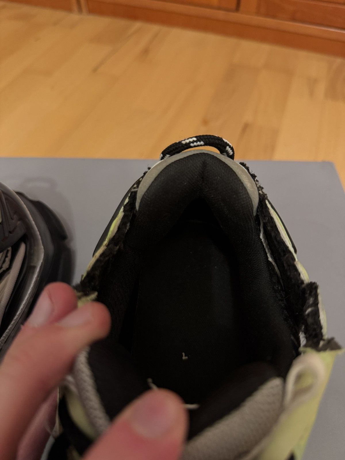 Balenciaga Balenciaga Runner Green Blue Black Size US 8 / EU 41 - 15 Thumbnail