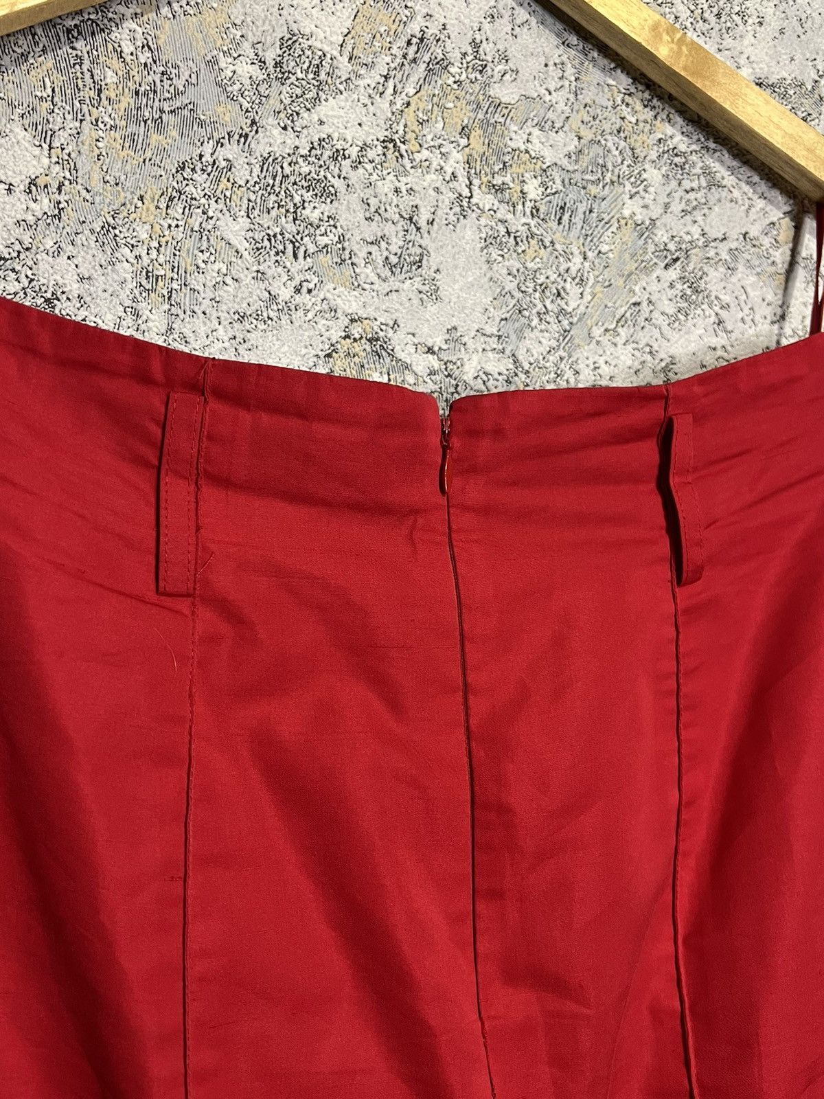 Saint Laurent Paris Vintage Yves Saint Laurent Women’s Midi Red Skirt Size FR 40 Size 28" / US 6 / IT 42 - 2 Thumbnail
