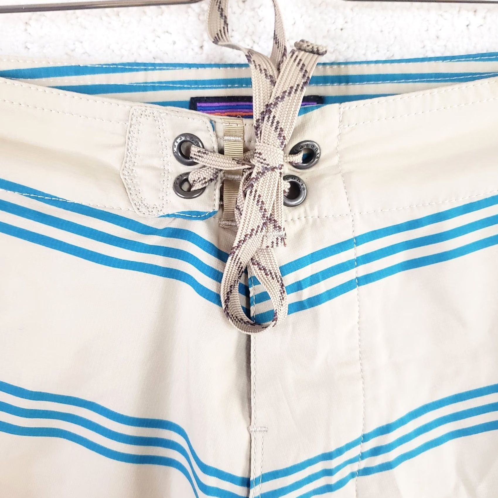 Patagonia Patagonia Board Shorts Mens 34W 9" Beige Blue Striped Drawstring Pocket Nylon Surf Beach Nautical Recreational Size US 34 / EU 50 - 3 Thumbnail