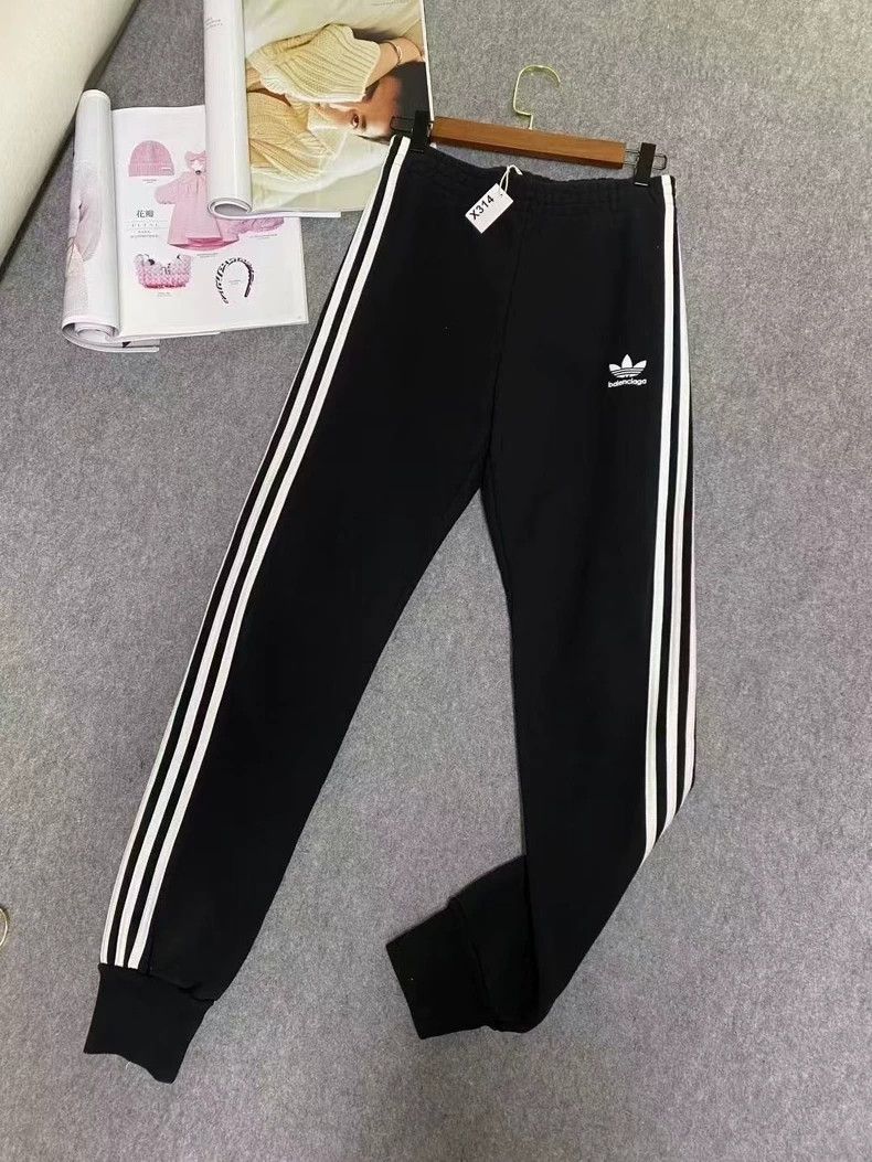 Balenciaga Balenciaga x Adidas collaborative sweatpants - dmc Size US 30 / EU 46 - 1 Thumbnail