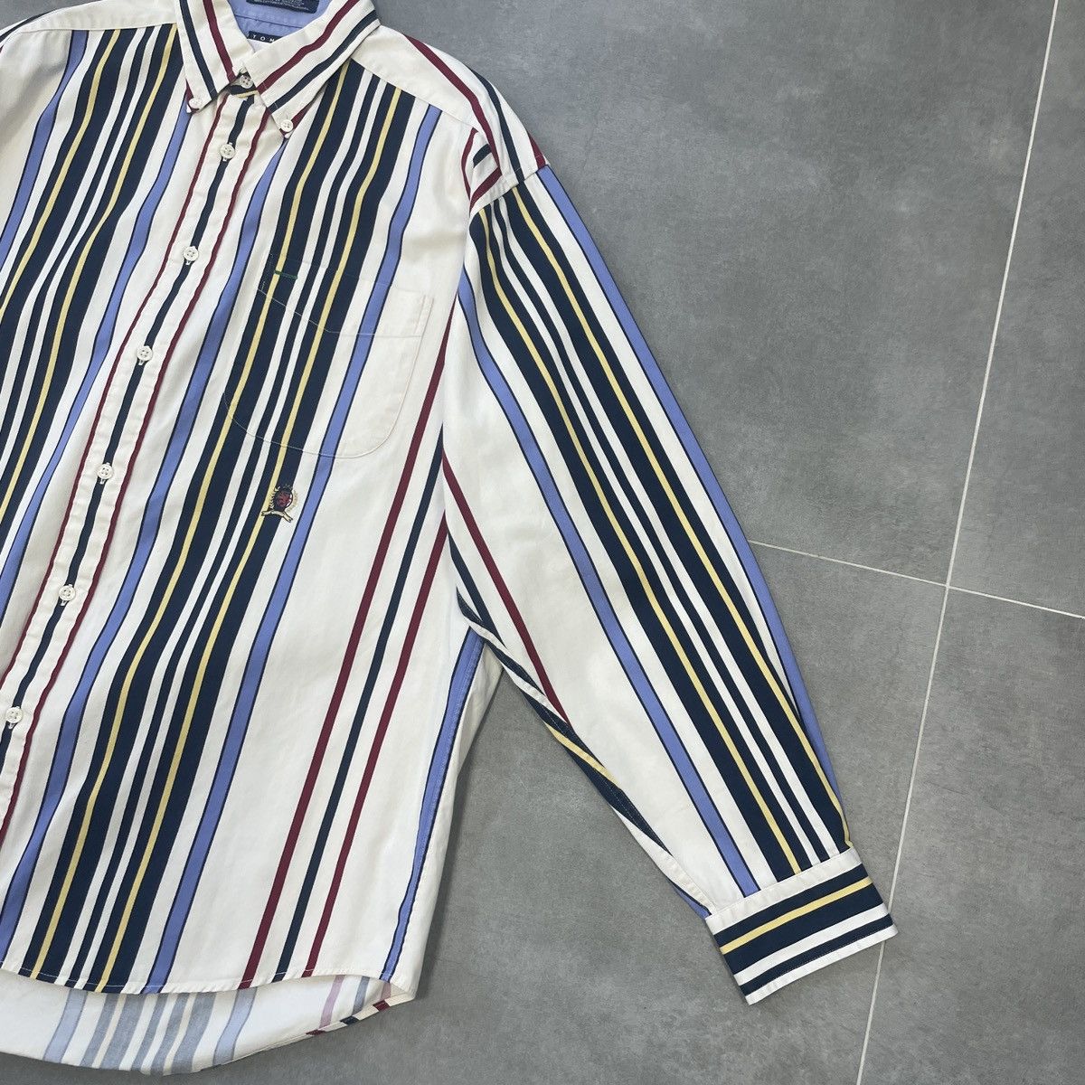 Tommy Hilfiger × Vintage Vintage Tommy Hilfiger Button Shirt Size M Size US M / EU 48-50 / 2 - 5 Thumbnail