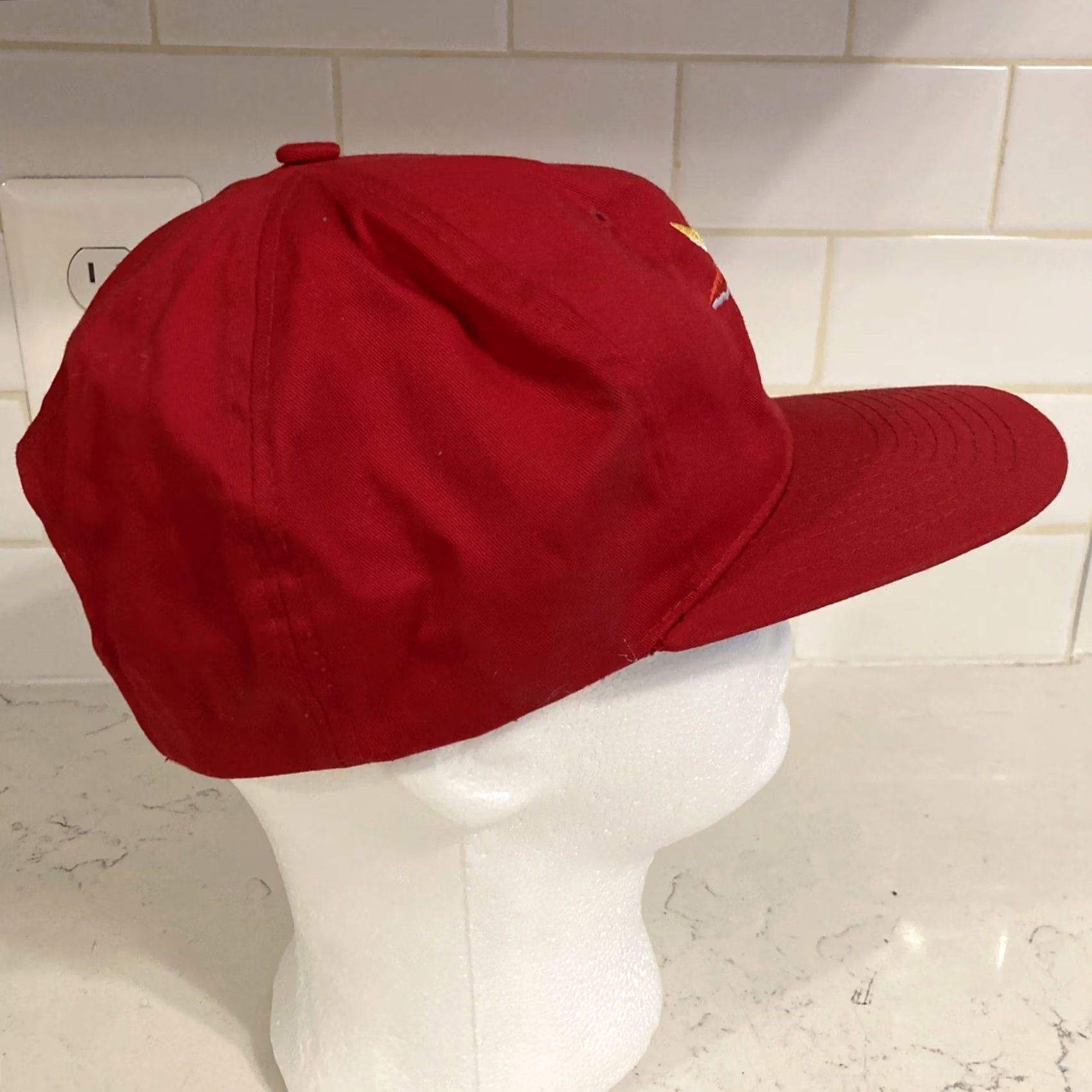 Vintage VINTAGE American Sports Wear Red Flat Brim Barcelona Olympics 1992 Snapback Men One Size Red Sports Snapback Mens Size ONE SIZE - 3 Thumbnail
