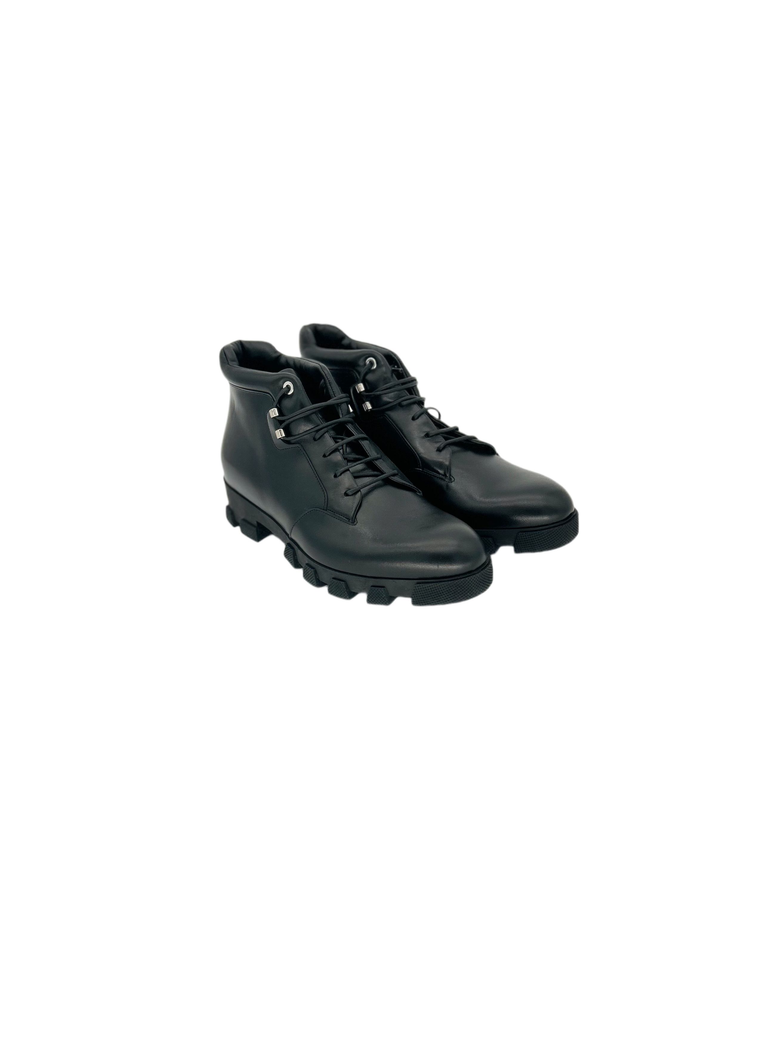 Balenciaga Balenciaga Black Leather Ankle Boots Size US 7 / EU 40 - 1 Thumbnail