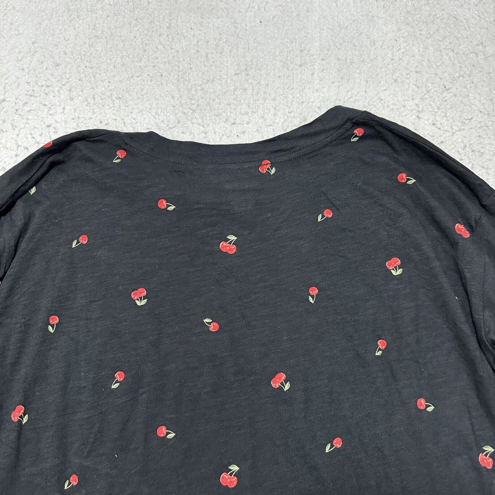 Victoria's Secret Victoria's Secret PINK Large Cherry Crop Top T Shirt Black Size L / US 10 / IT 46 - 11 Thumbnail