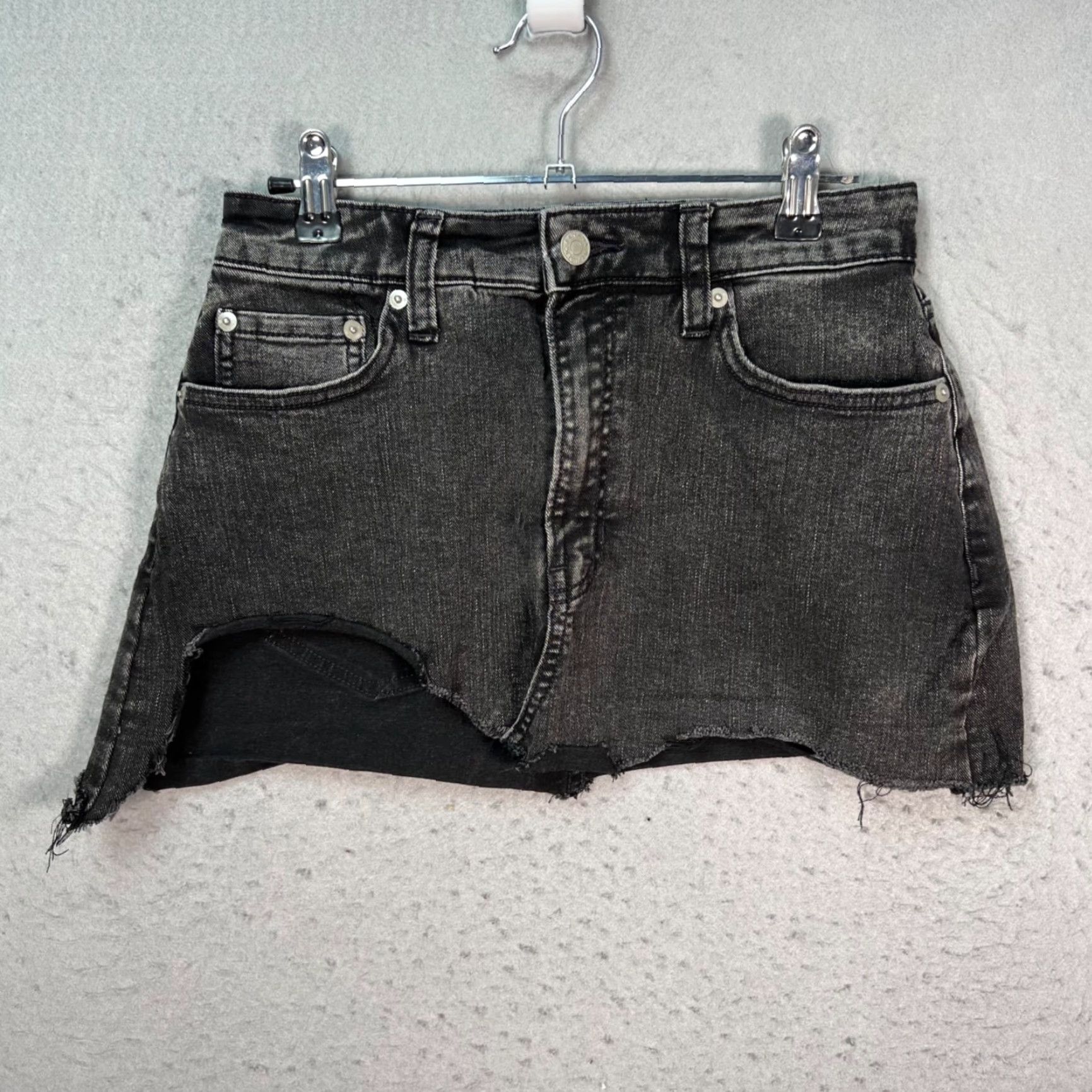 Banana Republic Banana Republic Skirt Womens 0 Tall Distressed Black Denim Mini Raw Hem Short 8/10 Summer Spring Girls Womens Size 25" / US 0 / IT 36 - 2 Thumbnail