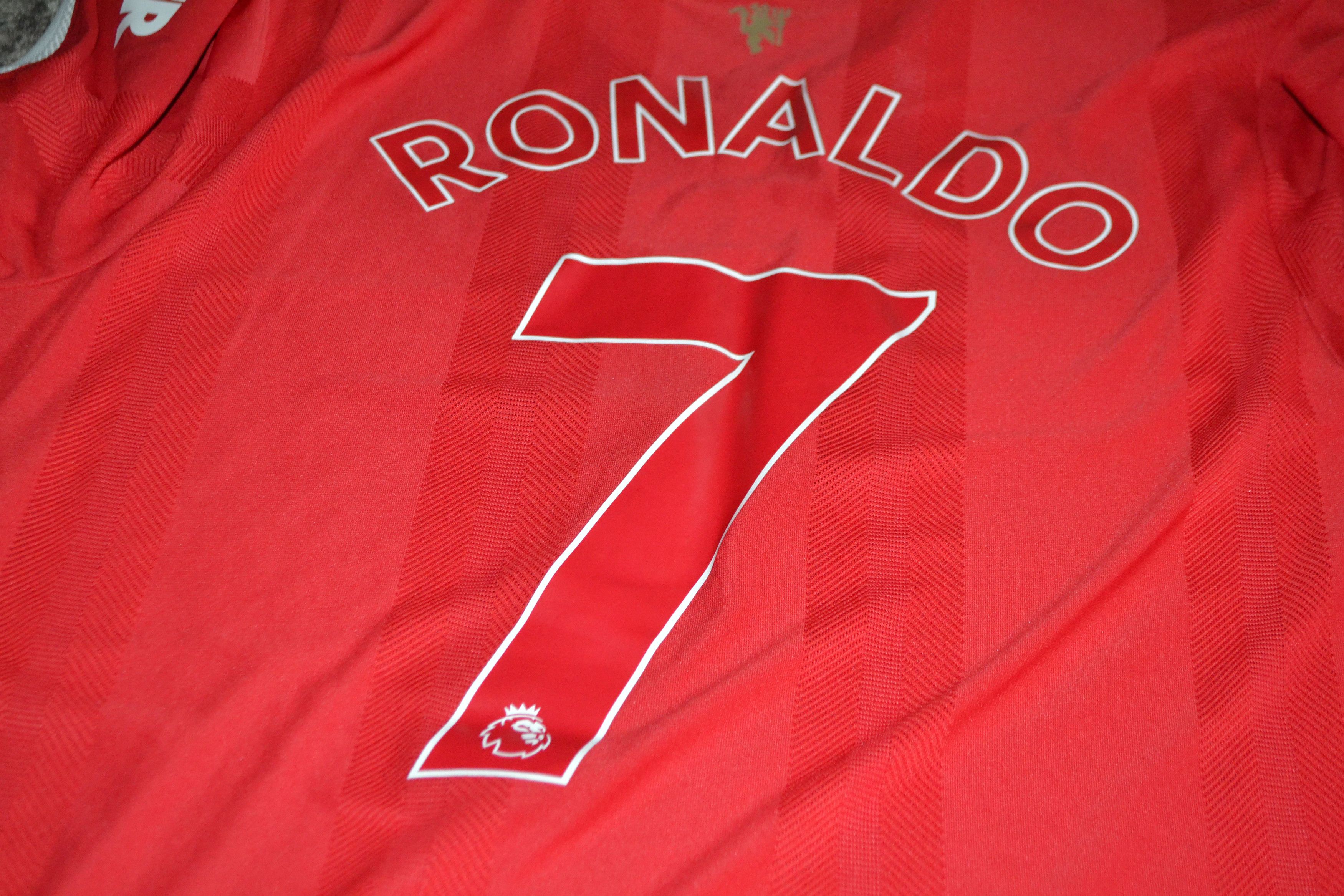 Adidas AUTHENTIC Ronaldo Manchester United Shirt 2021 2022 Jersey Size US L / EU 52-54 / 3 - 8 Thumbnail