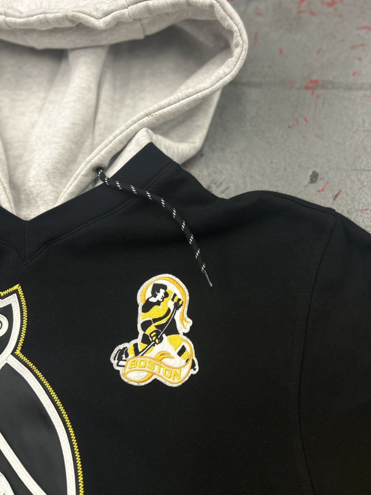 NHL × October's Very Own OVO NHL Boston Penguins Hoodie Size Medium Size US M / EU 48-50 / 2 - 2 Thumbnail