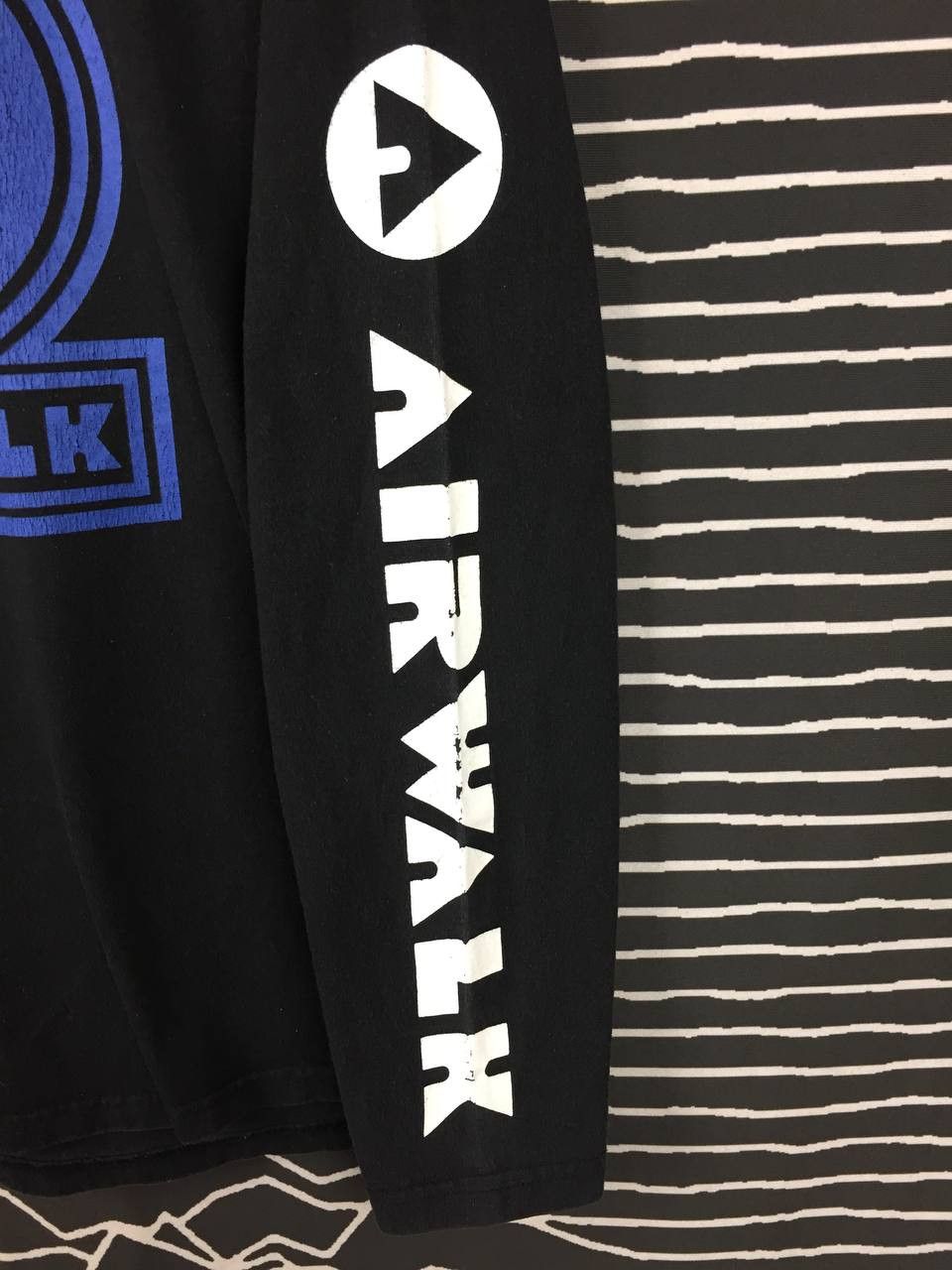 Airwalk Vtg Airwalk Skateboards Split Logo Long Sleeve Tee Size US S / EU 44-46 / 1 - 4 Thumbnail