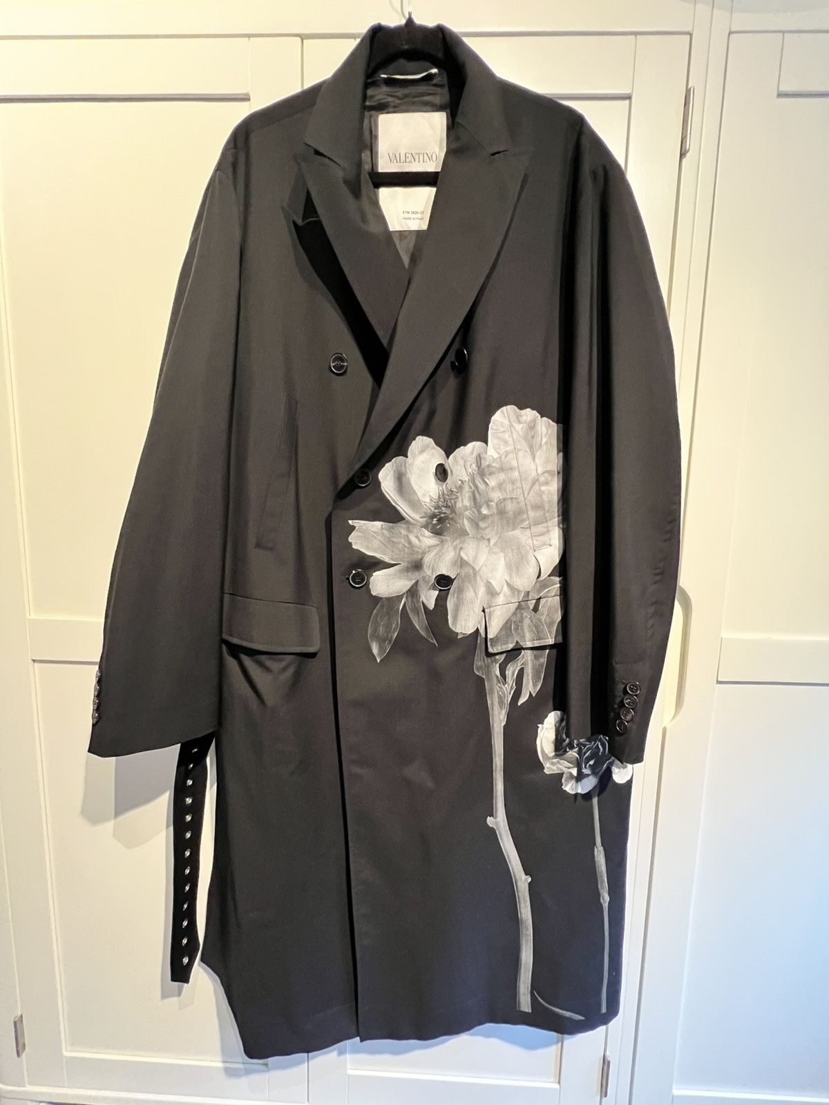Valentino Valentino Size US M / EU 48-50 / 2 - 1 Thumbnail