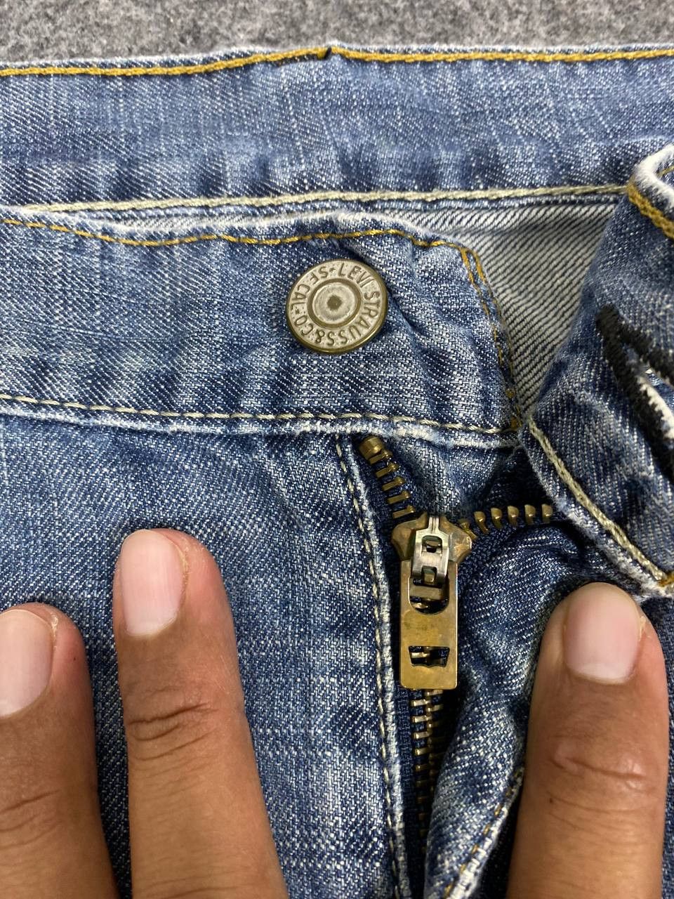 Levi's levis 569 loose fit distressed denim nice design Size US 40 / EU 56 - 13 Thumbnail