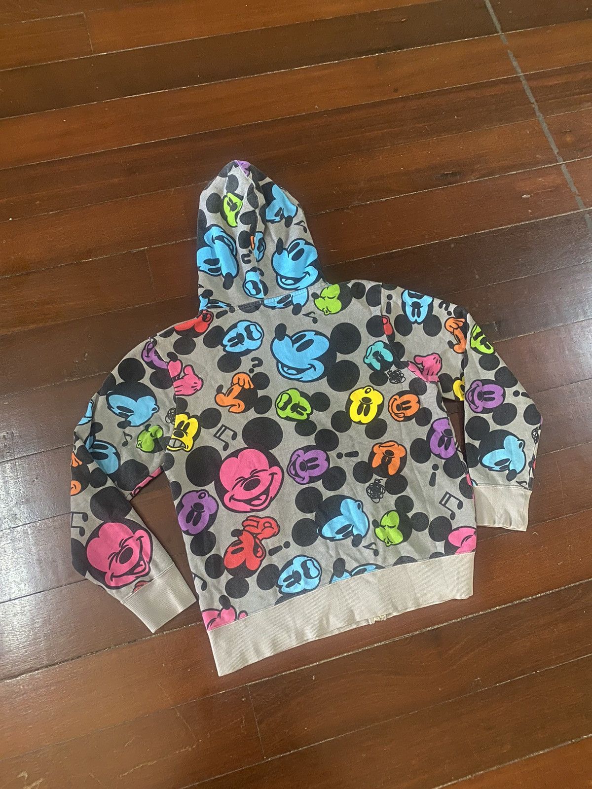 Disney Rare vintage y2k mickey mouse tokyo disney resort hoodie Size US L / EU 52-54 / 3 - 11 Thumbnail