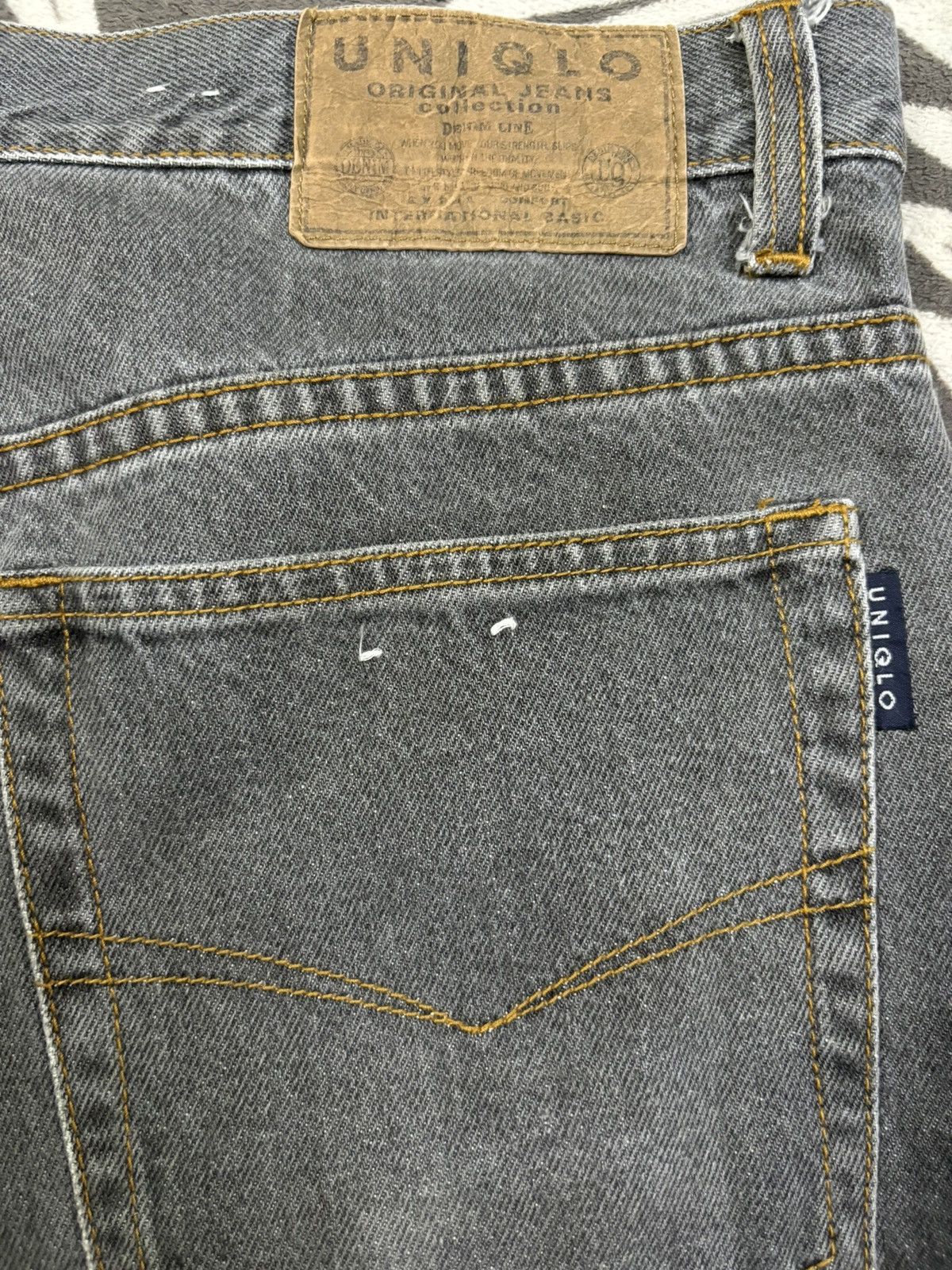 Uniqlo Vintage 90s Uniqlo Dirty Faded Loose Taper Ripped Jeans Size US 32 / EU 48 - 12 Thumbnail