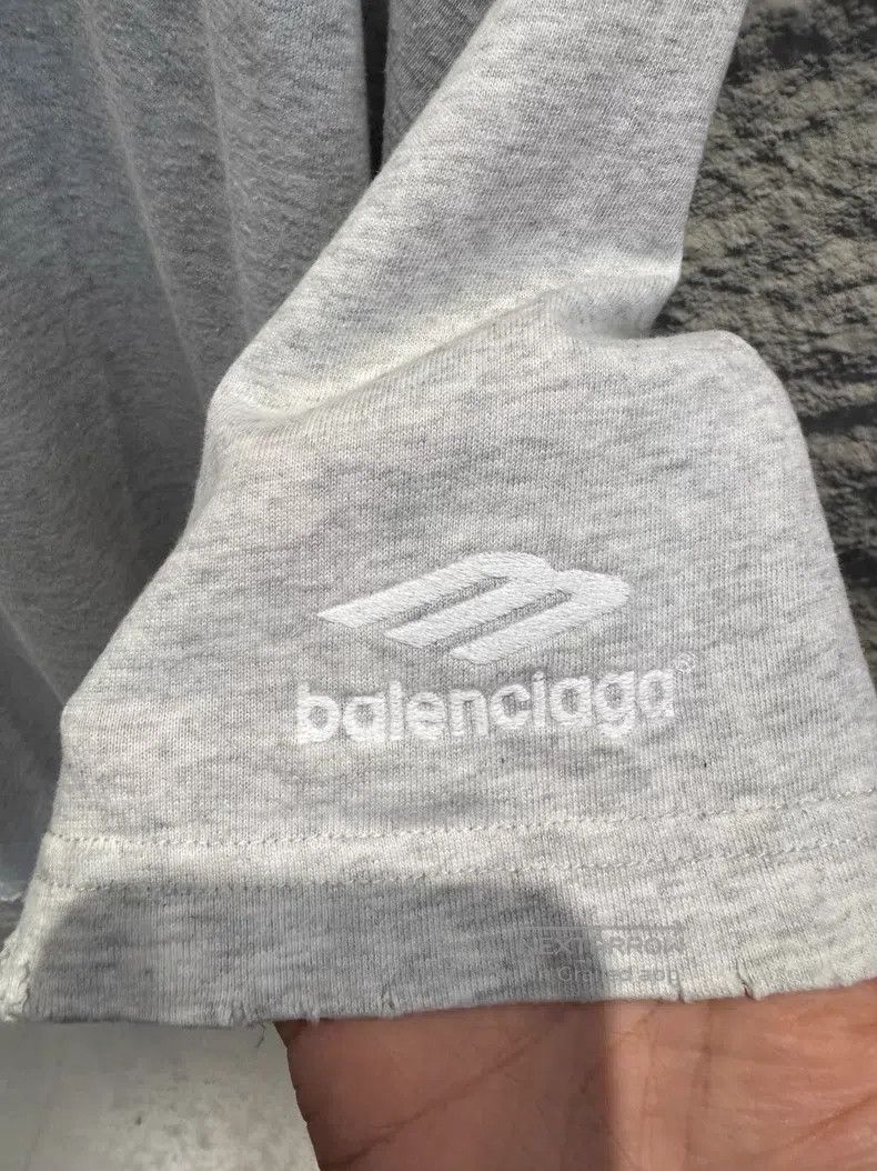 Balenciaga Balenciaga Ripped Short Sleeve T-Shirt Size US S / EU 44-46 / 1 - 2 Thumbnail