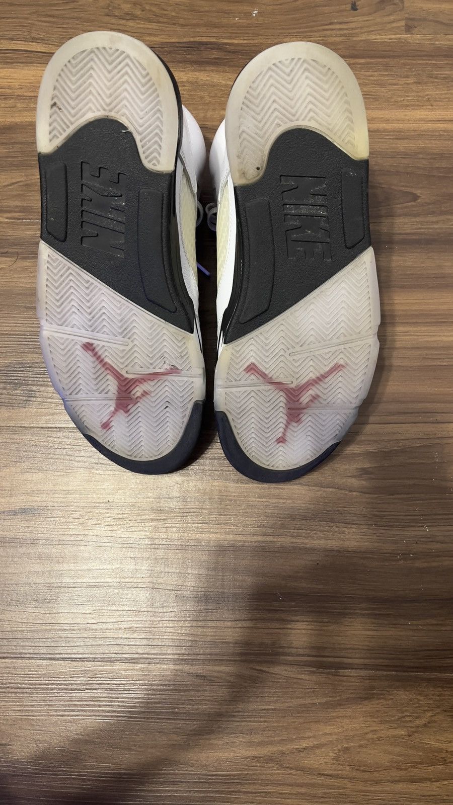 Jordan Brand Jordan 5 Retro Fire Red Silver tongue(2020). Size US 9 / EU 42 - 3 Thumbnail