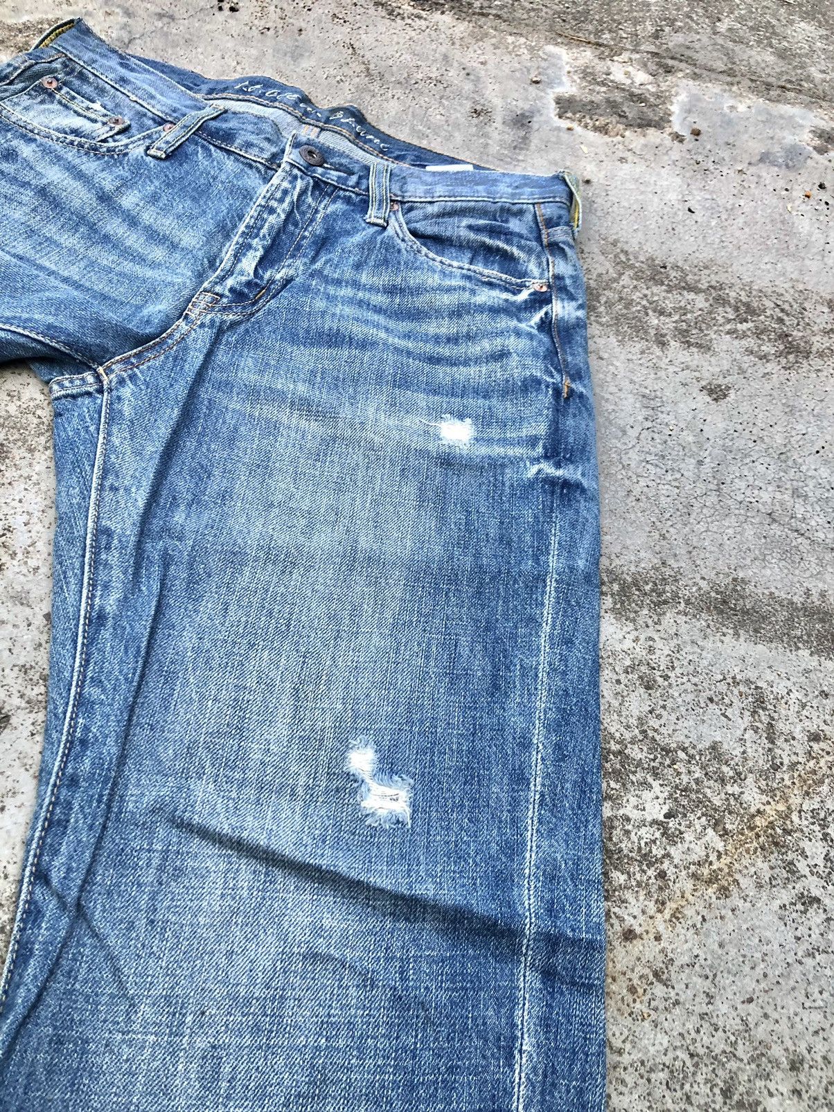 Japanese Brand BUCKLE BACK DISTRESSED DENIM BY L & CO Size US 29 - 5 Thumbnail