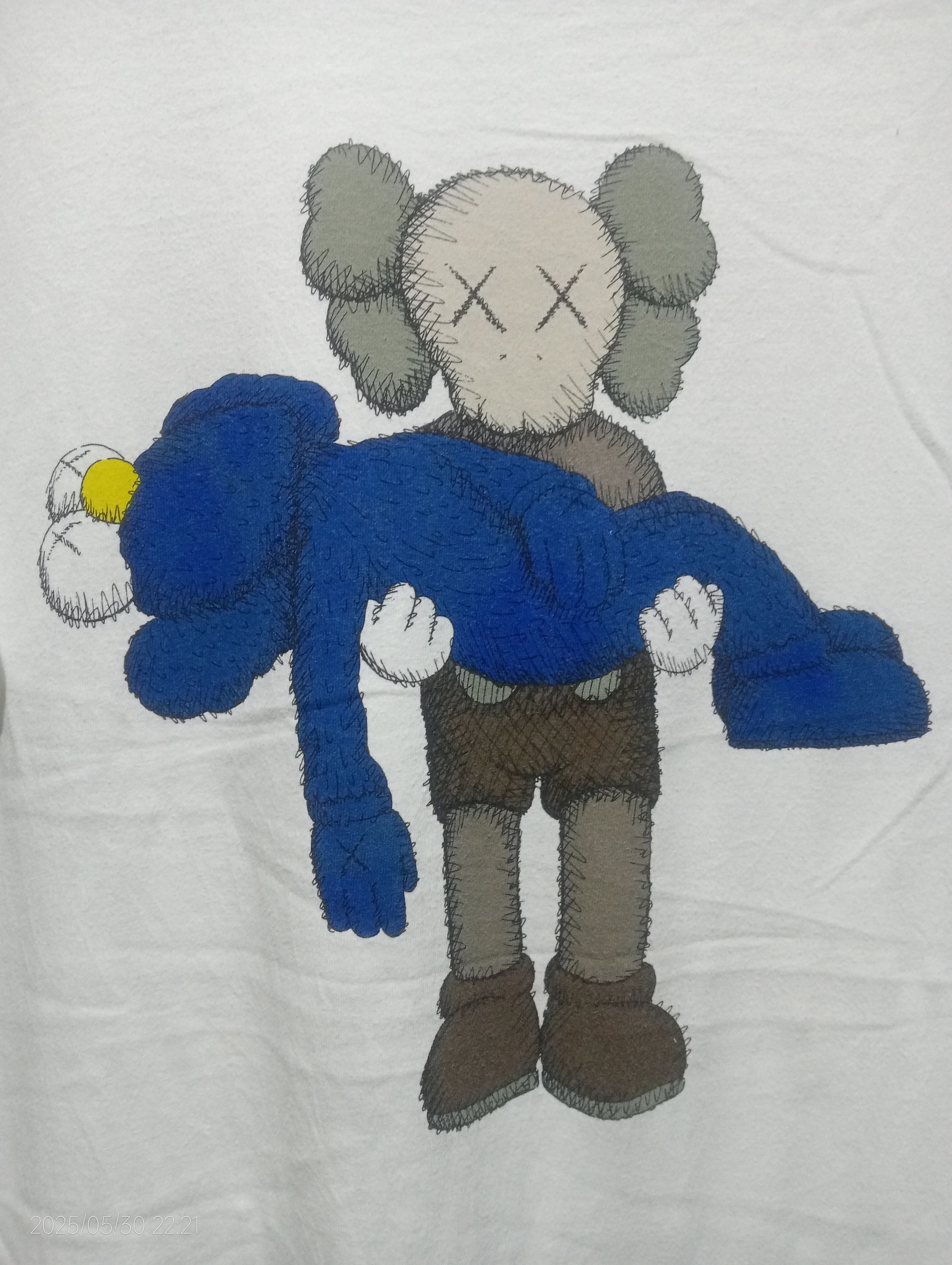 Kaws × Uniqlo KAWS Uniqlo Gone Tee Size US L / EU 52-54 / 3 - 3 Thumbnail