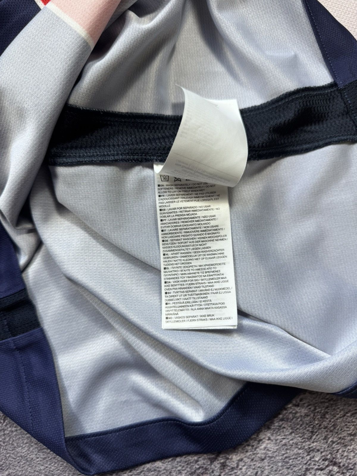 Nike Nike Paris Saint-Germain 2015/16 Home Jersey — T. SILVA Size US S / EU 44-46 / 1 - 6 Thumbnail