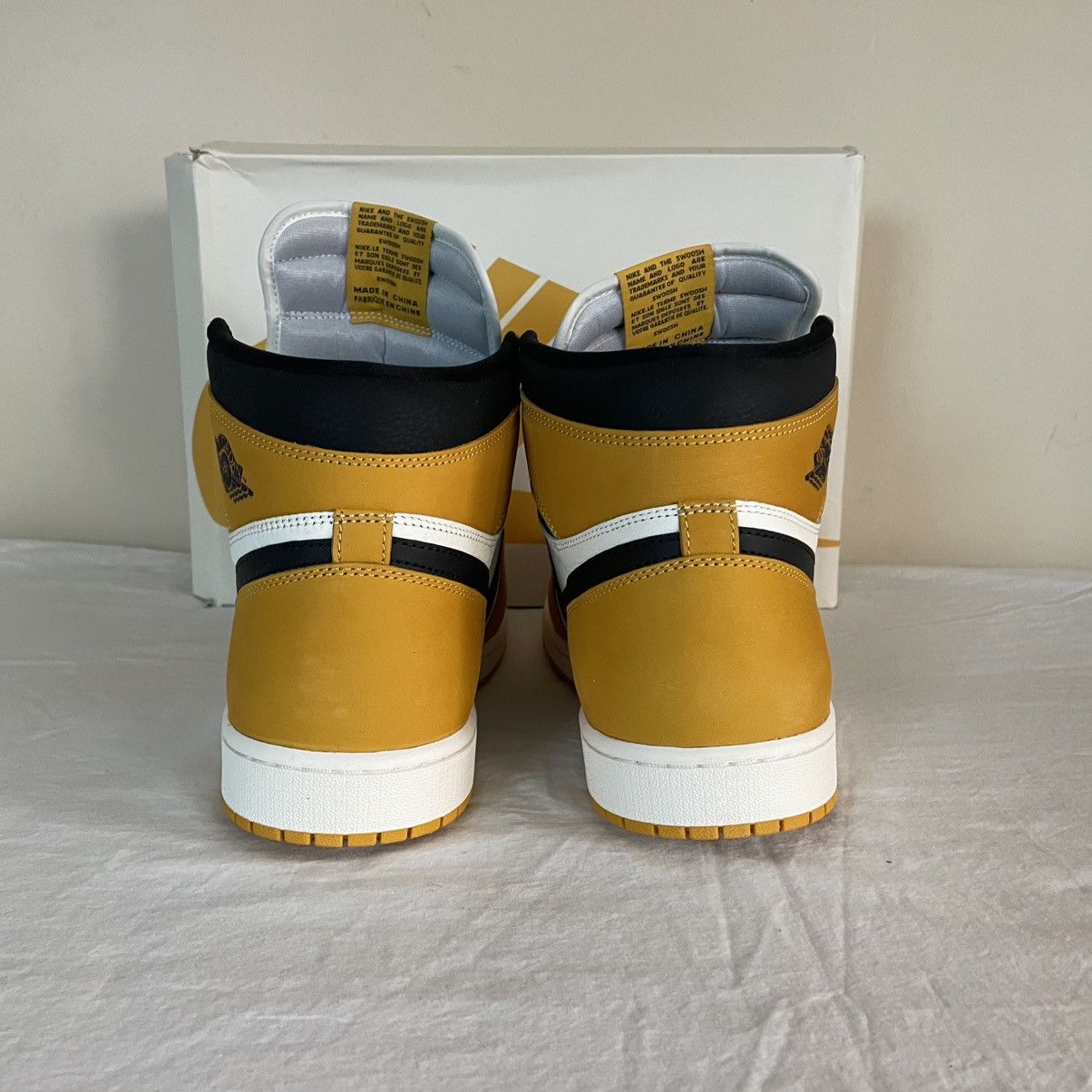 Jordan Brand × Nike Nike Air Jordan 1 Retro High Yellow Ochre Size 13 DZ5485-701 Size US 13 / EU 46 - 6 Thumbnail