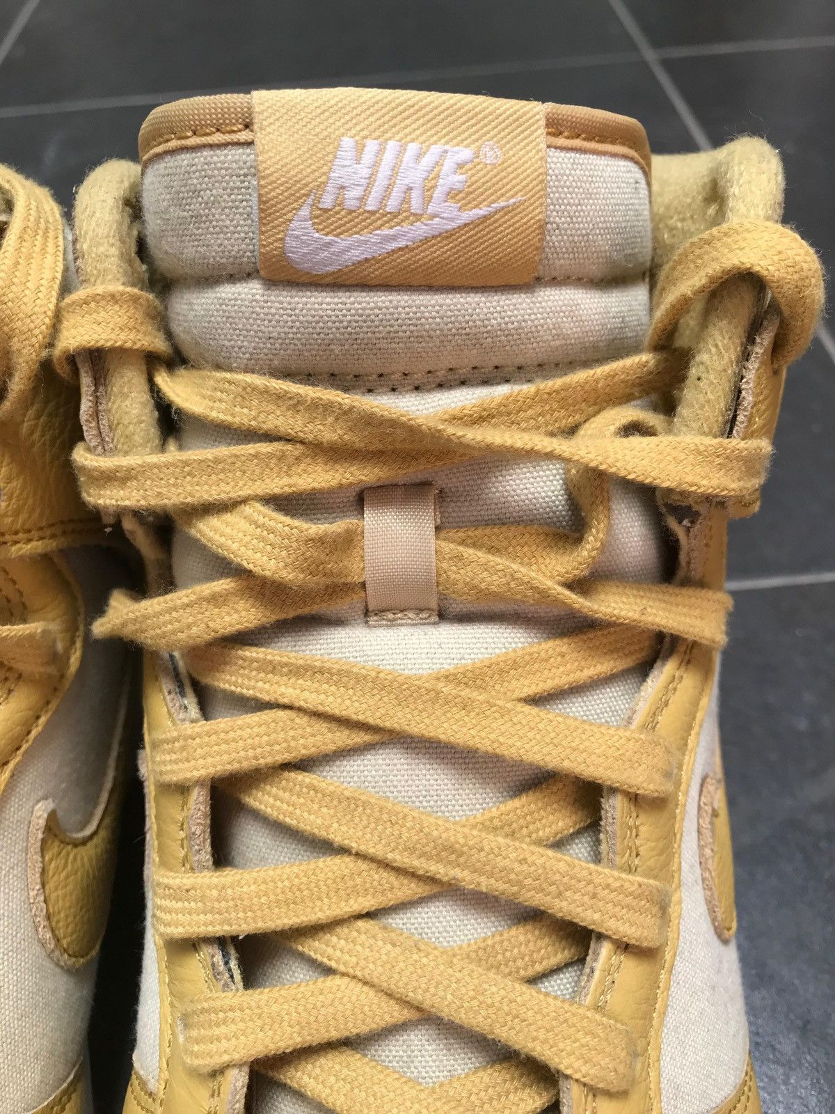 Nike Nike Dunk High Wheat Gold And Safety Orange Size US 10 / EU 43 - 4 Thumbnail