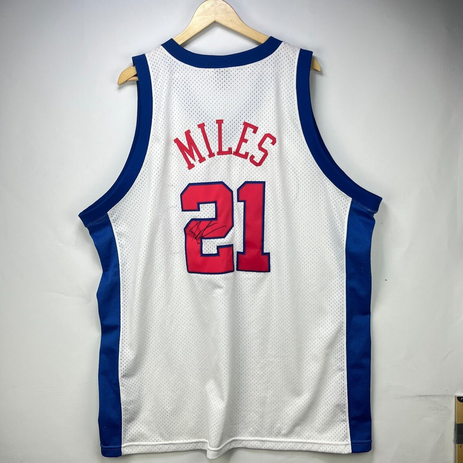 Nike × Vintage Vintage Los Angeles Clippers DariusMiles Nike 3XL Signed NBA Size US XXL / EU 58 / 5 - 3 Thumbnail